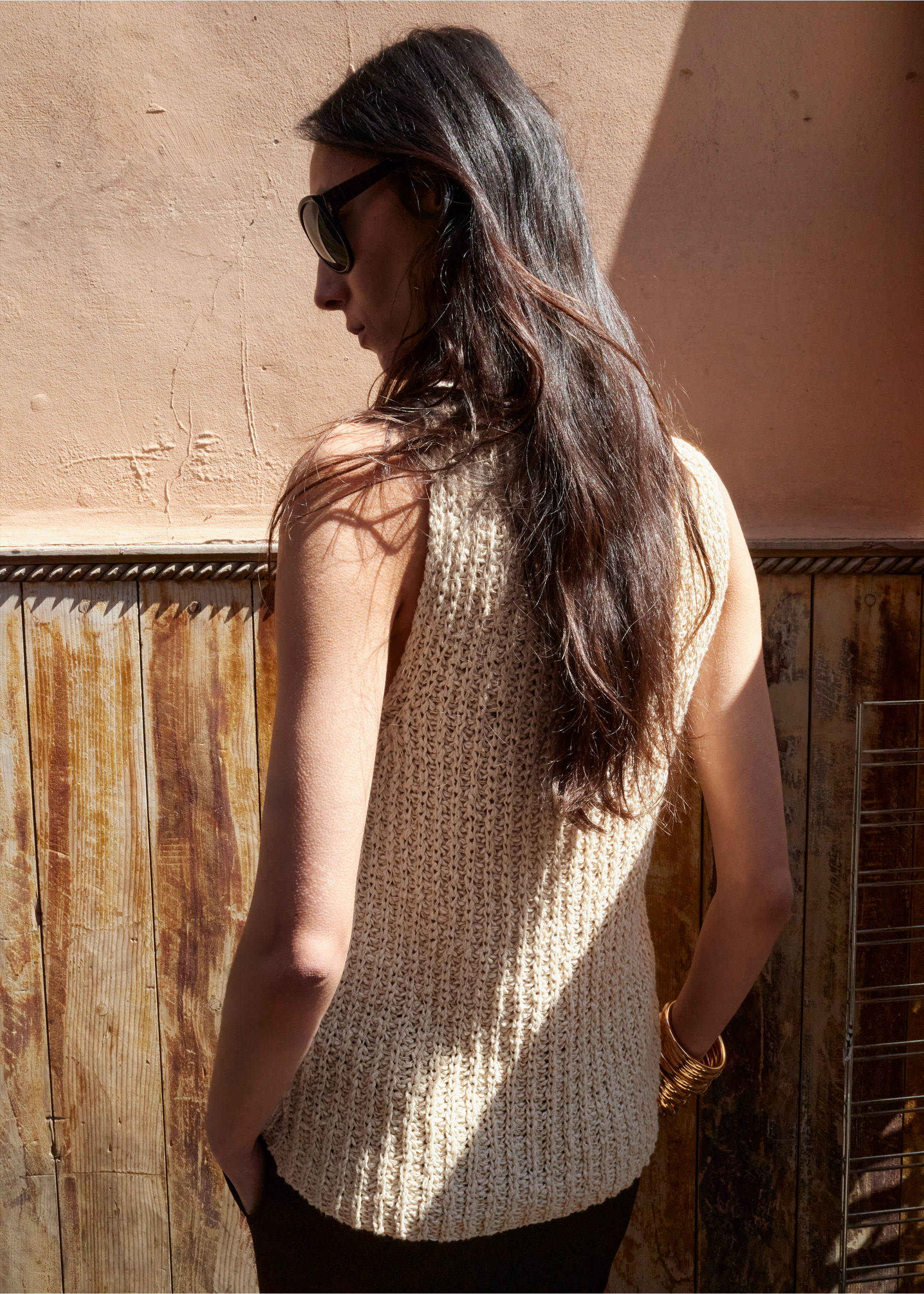 Round-neck knitted top - Reverse of the article, Sand. Ref: 27027166-00.