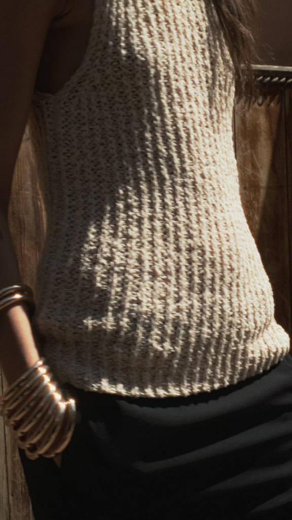 Round-neck knitted top