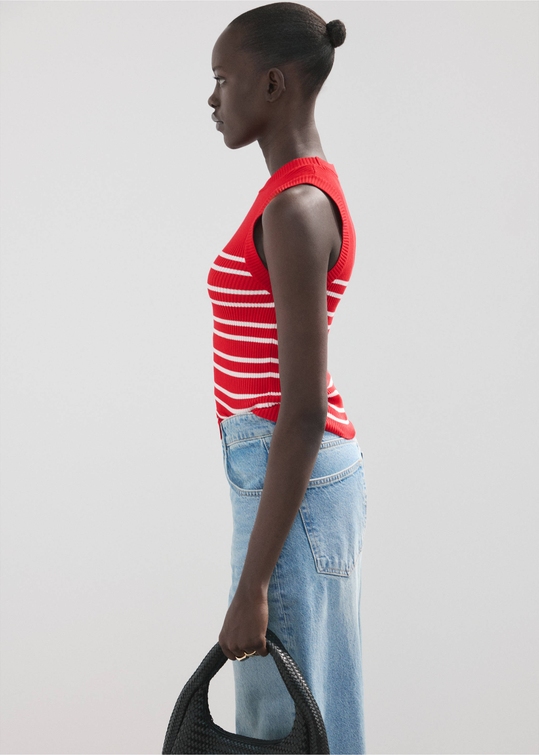 Top maille à rayures - Plan moyen, Rouge. Ref: 27027170-00.