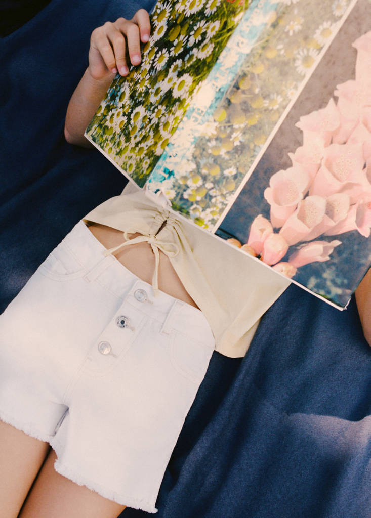 Frayed hem shorts — White