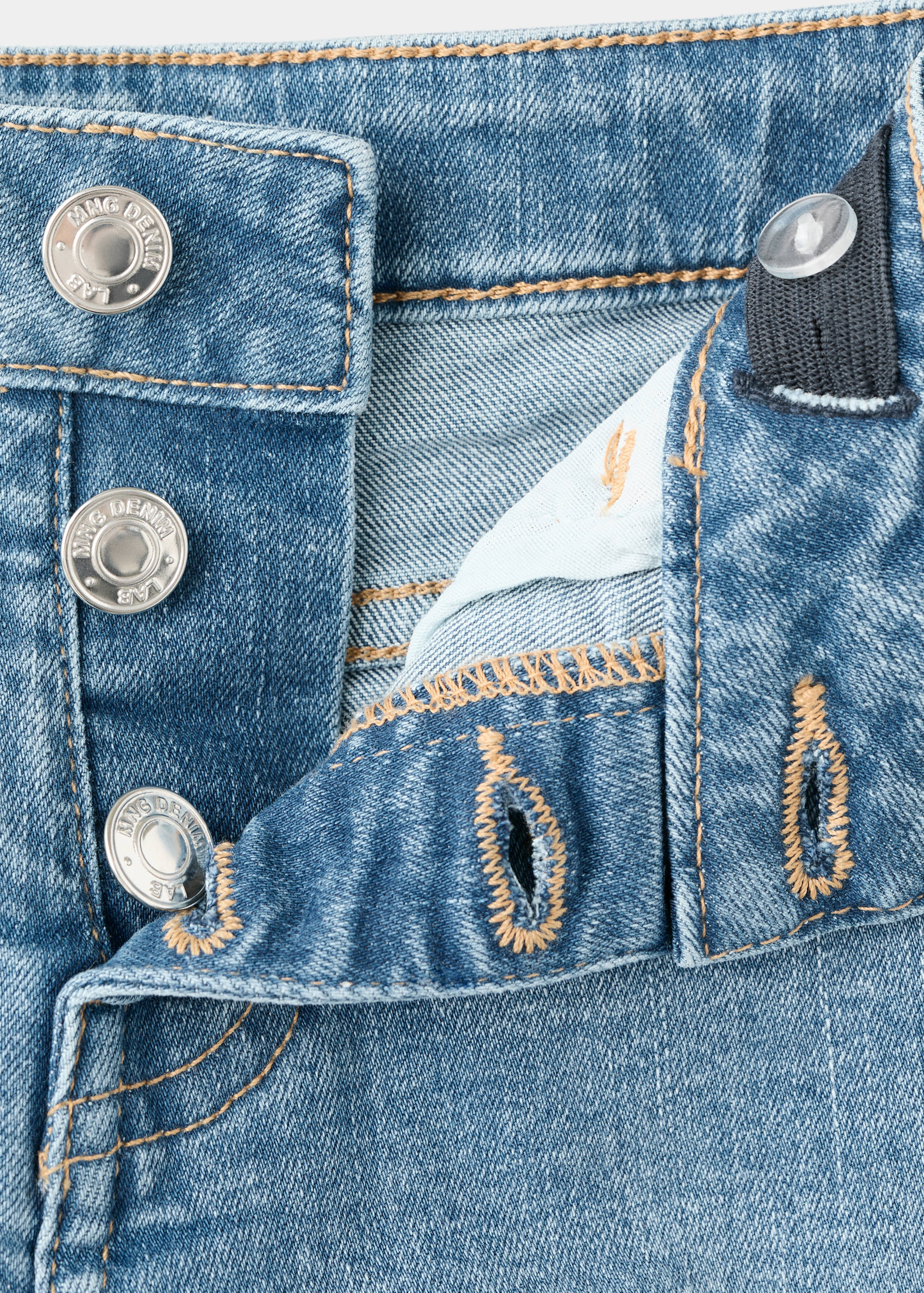 Frayed hem shorts - Details of the article 8