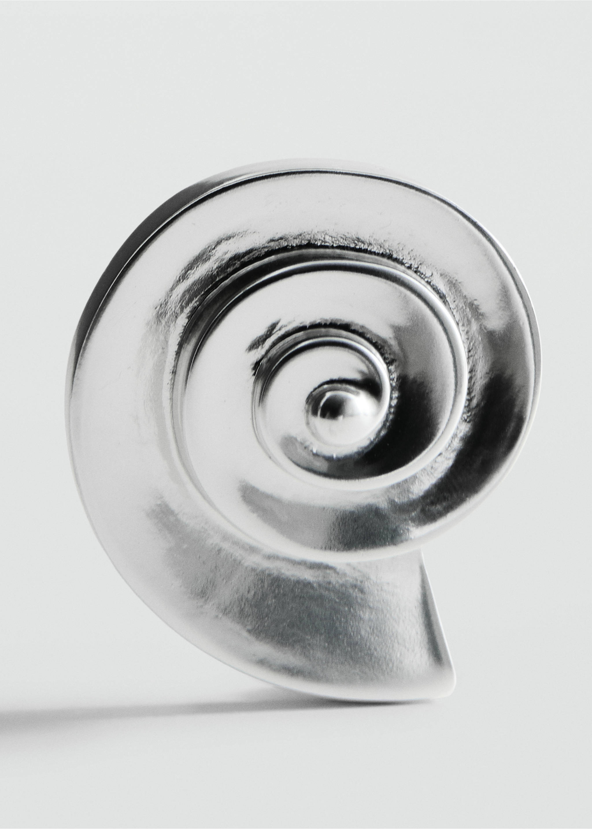 أقراط من الصدف - تفاصيل المنتج 1, فضي. Ref: 27027800-00.