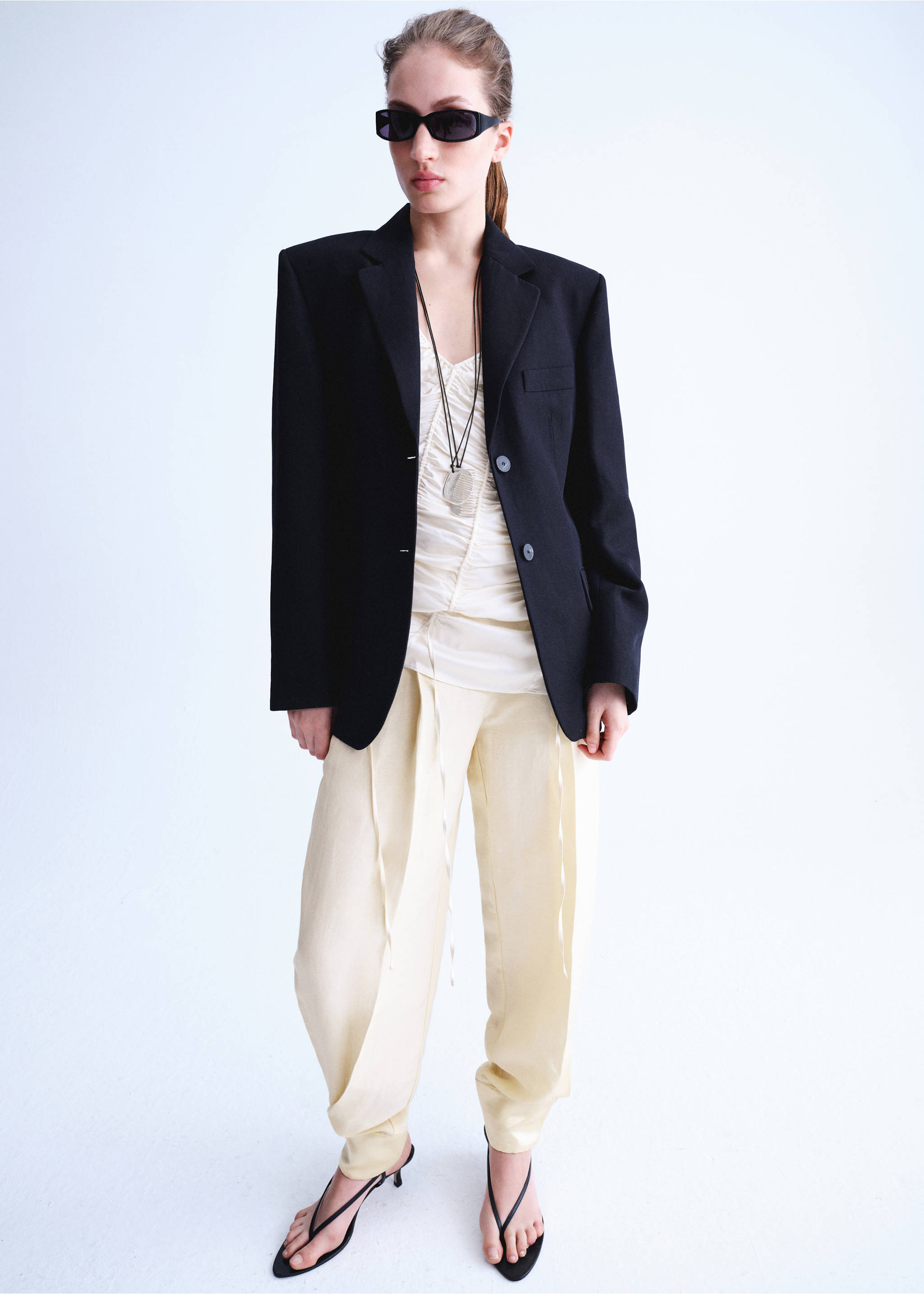 Satin-finish balloon trousers - General plane, Ecru. Ref: 27027801-00.