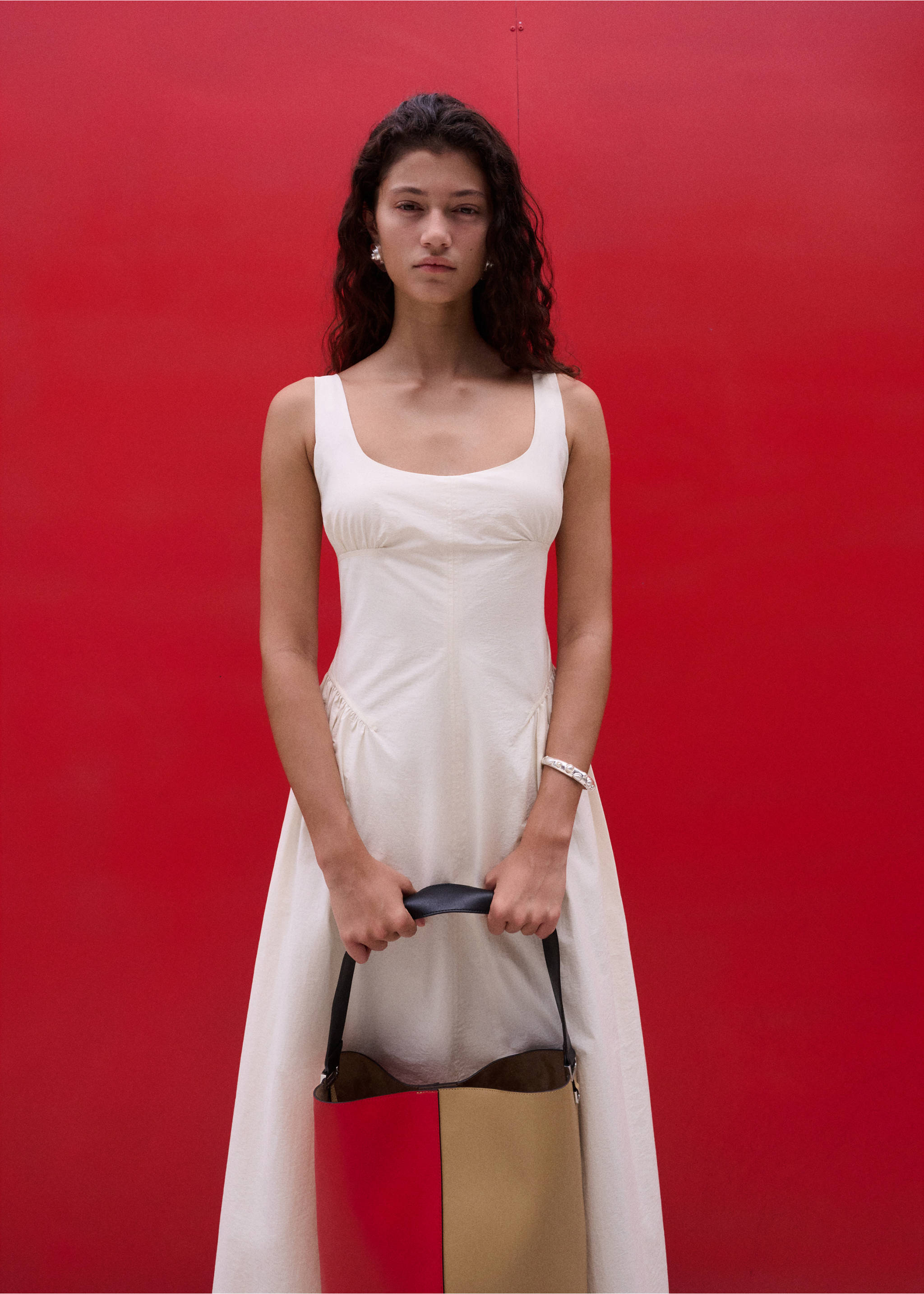 Vestido midi evasé com franzidos - Pormenor do artigo 1, Cru. Ref: 27027803-00.