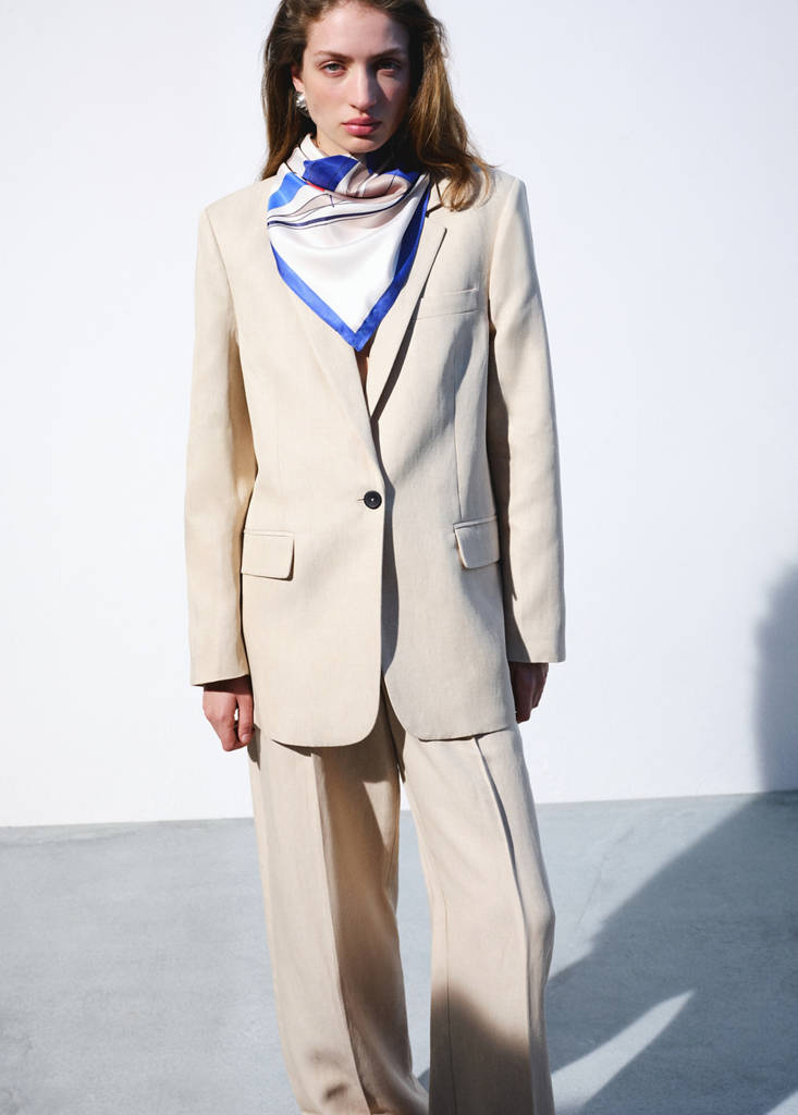 Straight mid-rise suit trousers — Sand