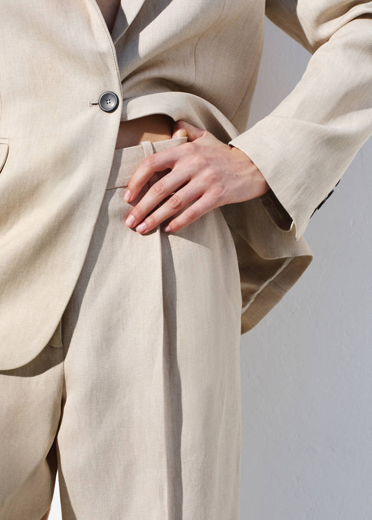 Straight mid-rise suit trousers — Sand