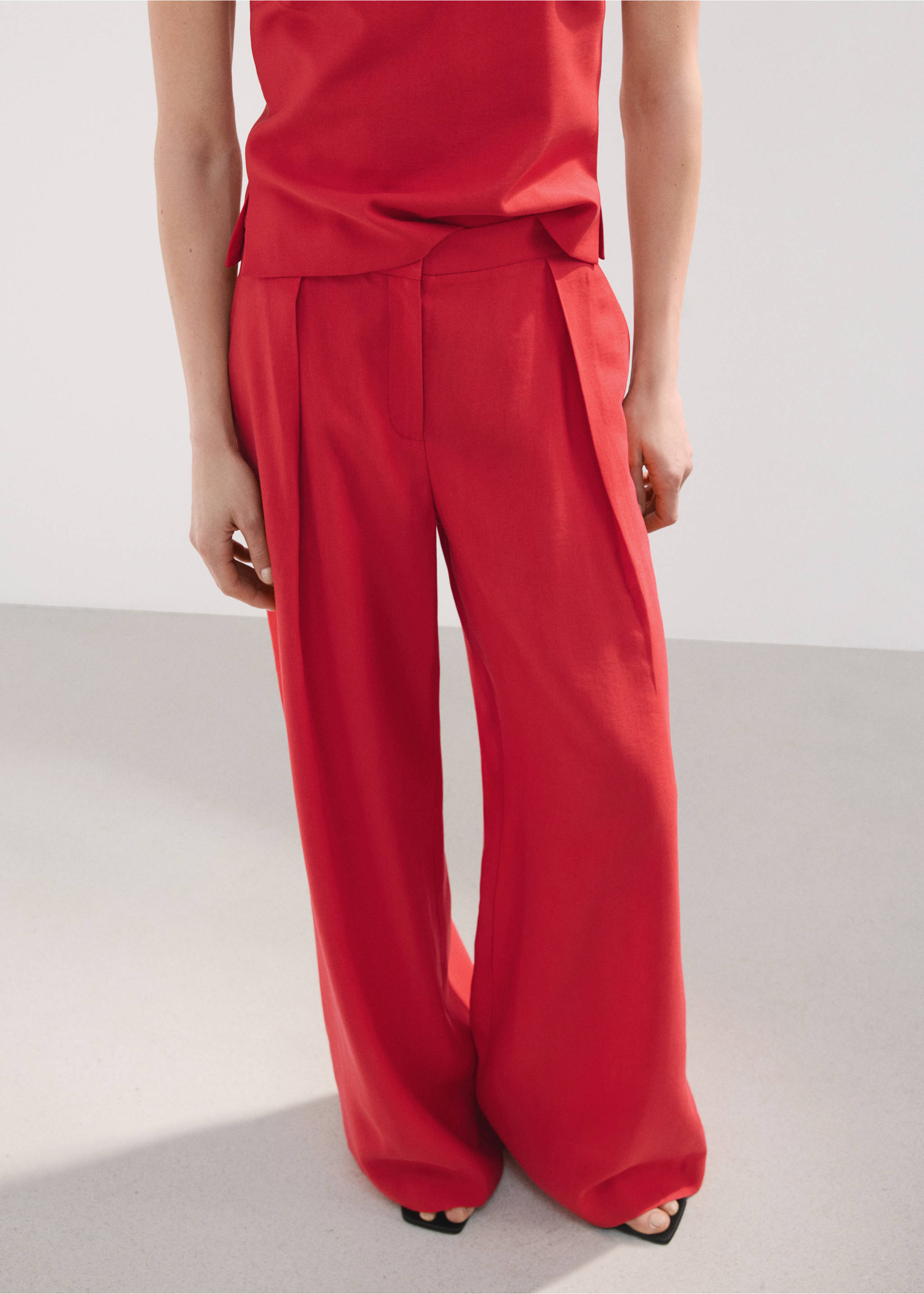 Straight-fit lyocell trousers - Medium plane, Red. Ref: 27027807-00.