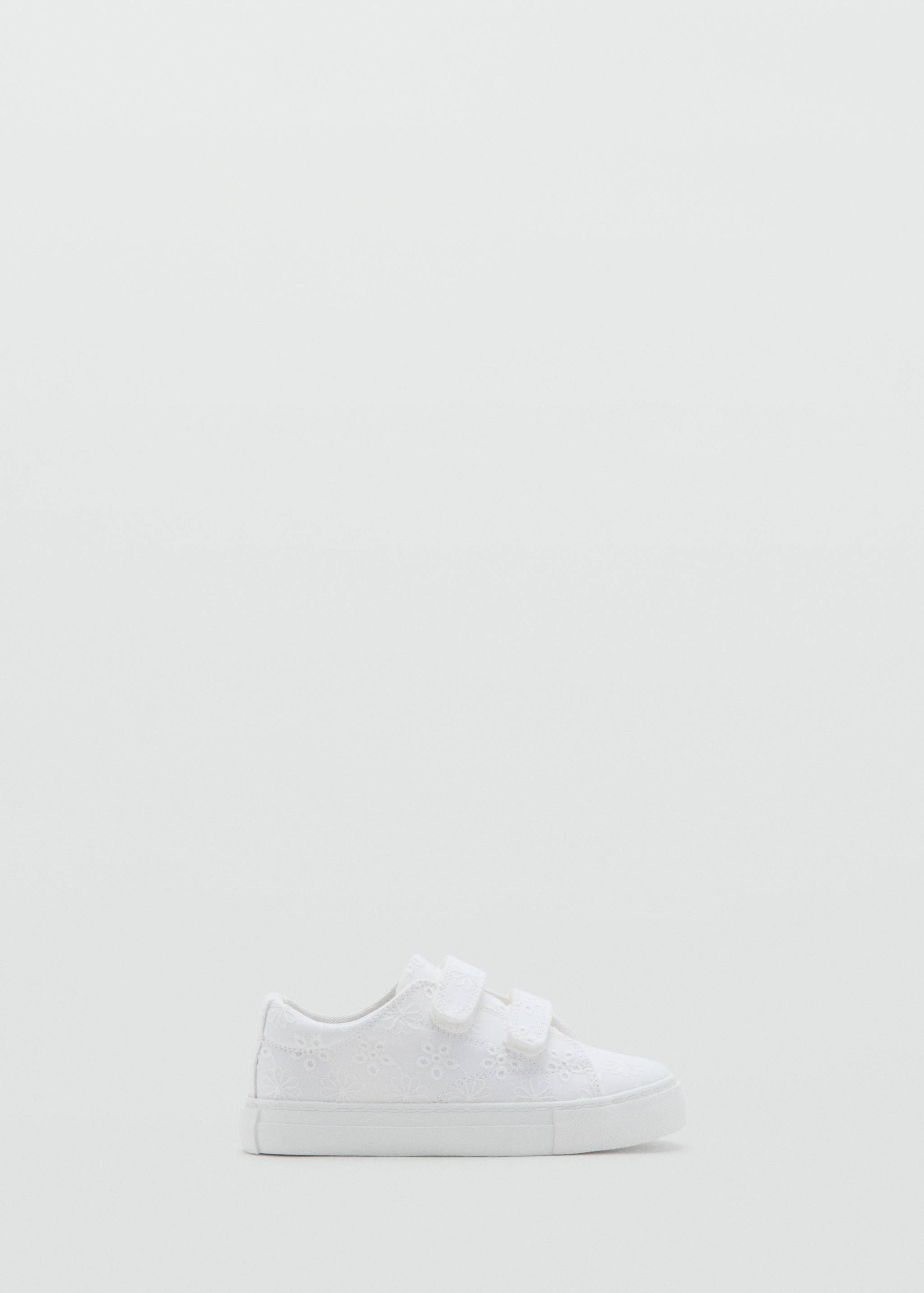 Deportivas bordadas flores - Artículo sin modelo