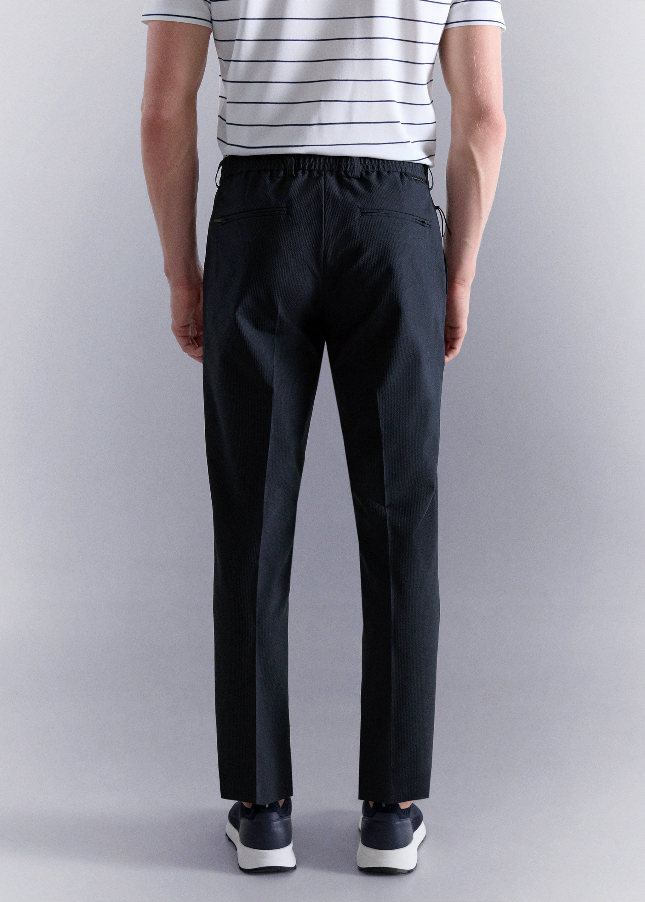 بنطلون من القماش المطاطي بقصة ضيقة - الجهة الخلفية للمنتج, أزرق غامق. Ref: 27027898-00.