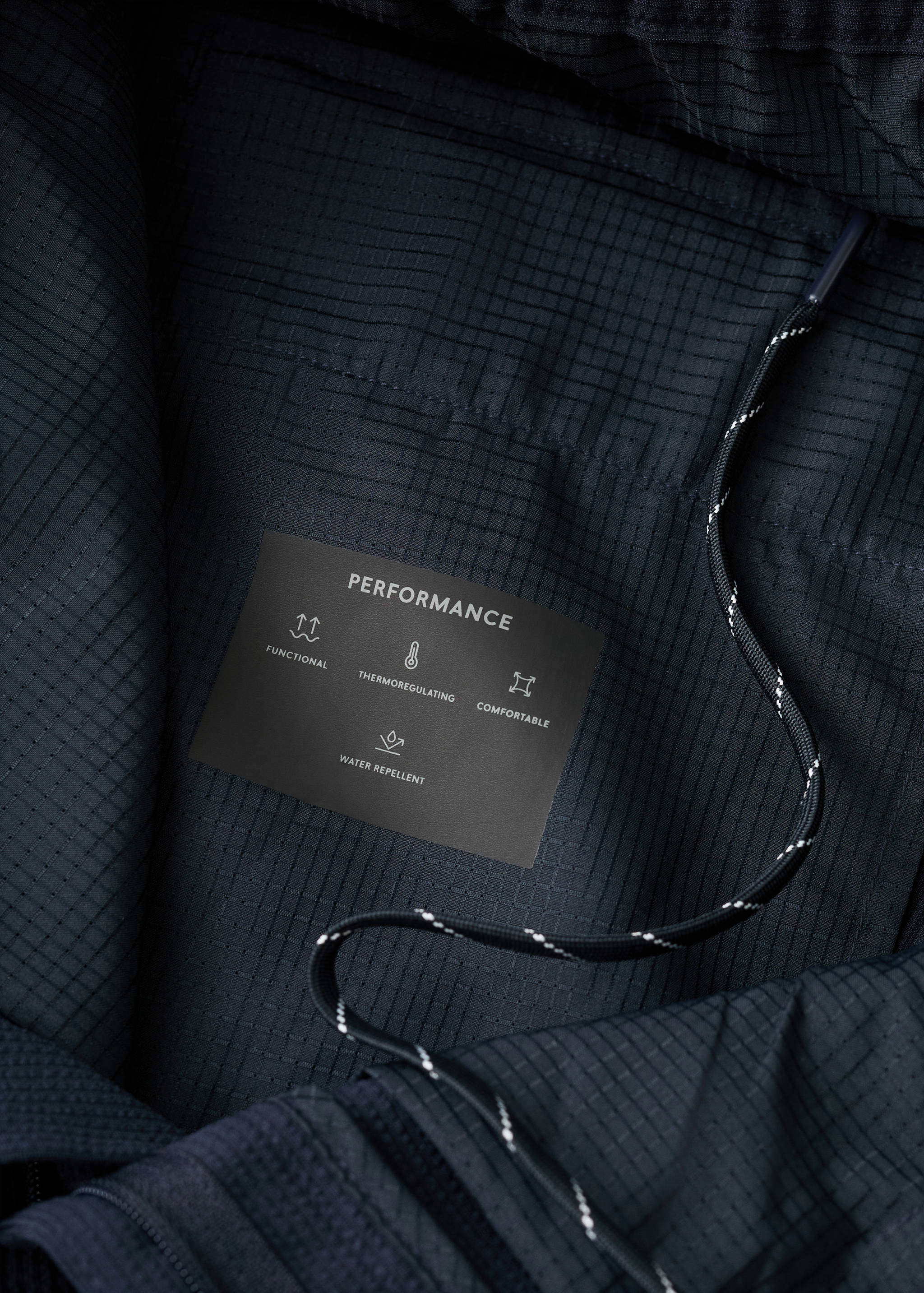 بنطلون من القماش المطاطي بقصة ضيقة - تفاصيل المنتج 0