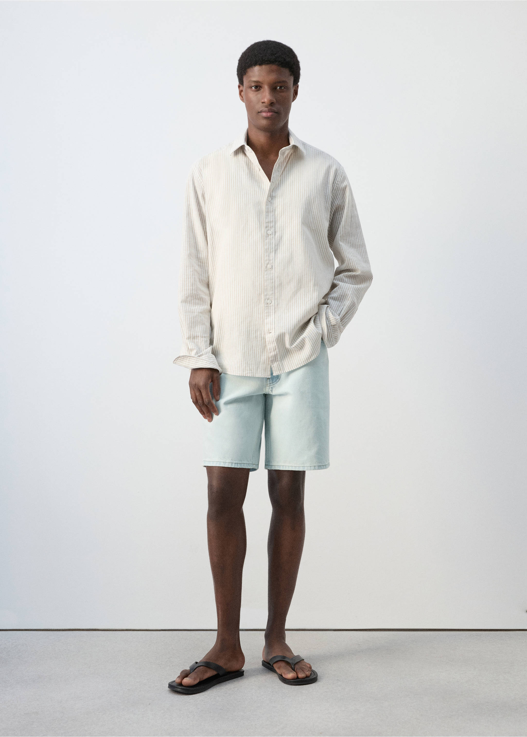 Bermudas vaqueras rectas - Plano general, Azul bleach. Ref: 27027902-00.