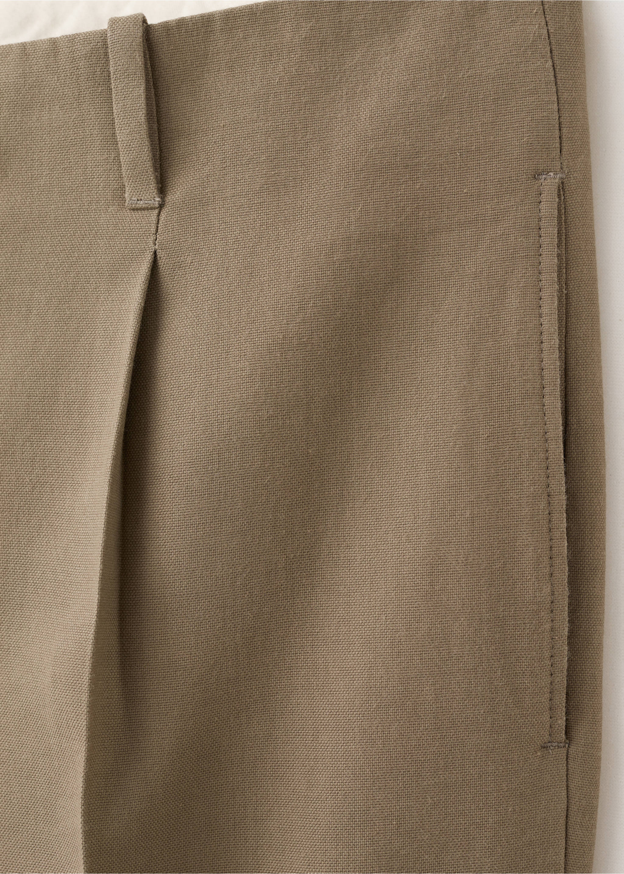 Regular-fit pleated trousers - Details of the article 0, Khaki. Ref: 27027903-00.