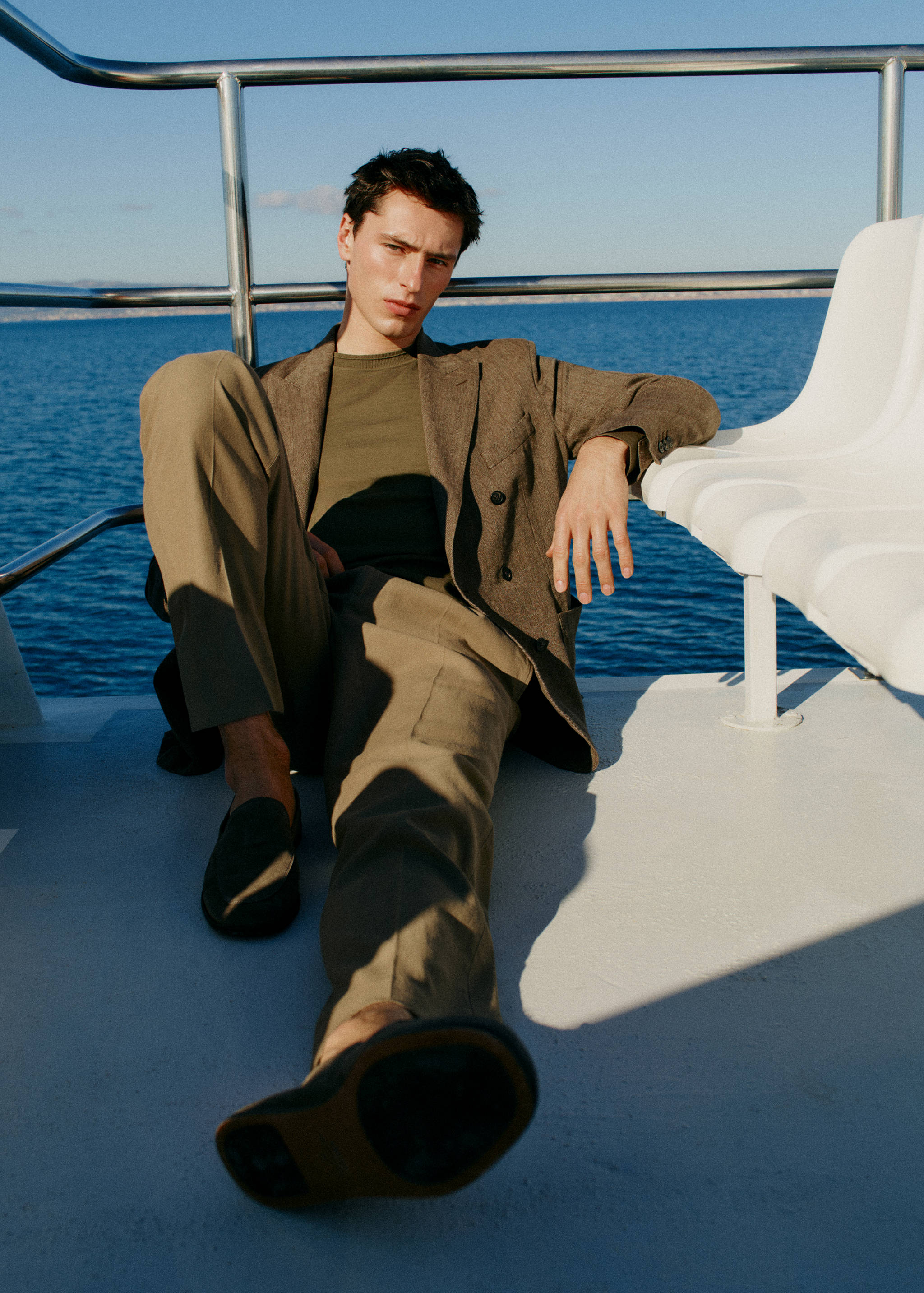 Regular-fit pleated trousers - Details of the article 5