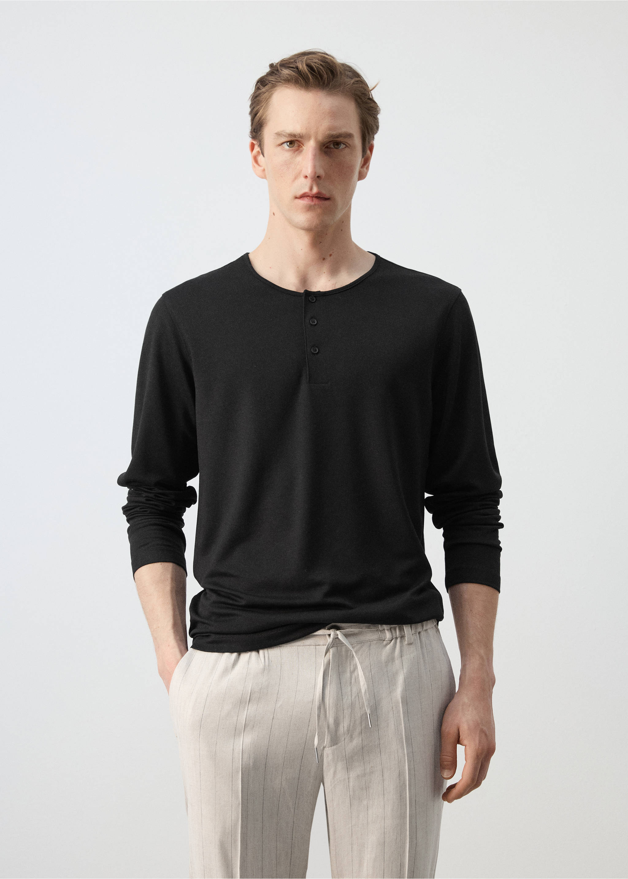 Футболка хенли - Средний план, Черный. Ref: 27027914-00.