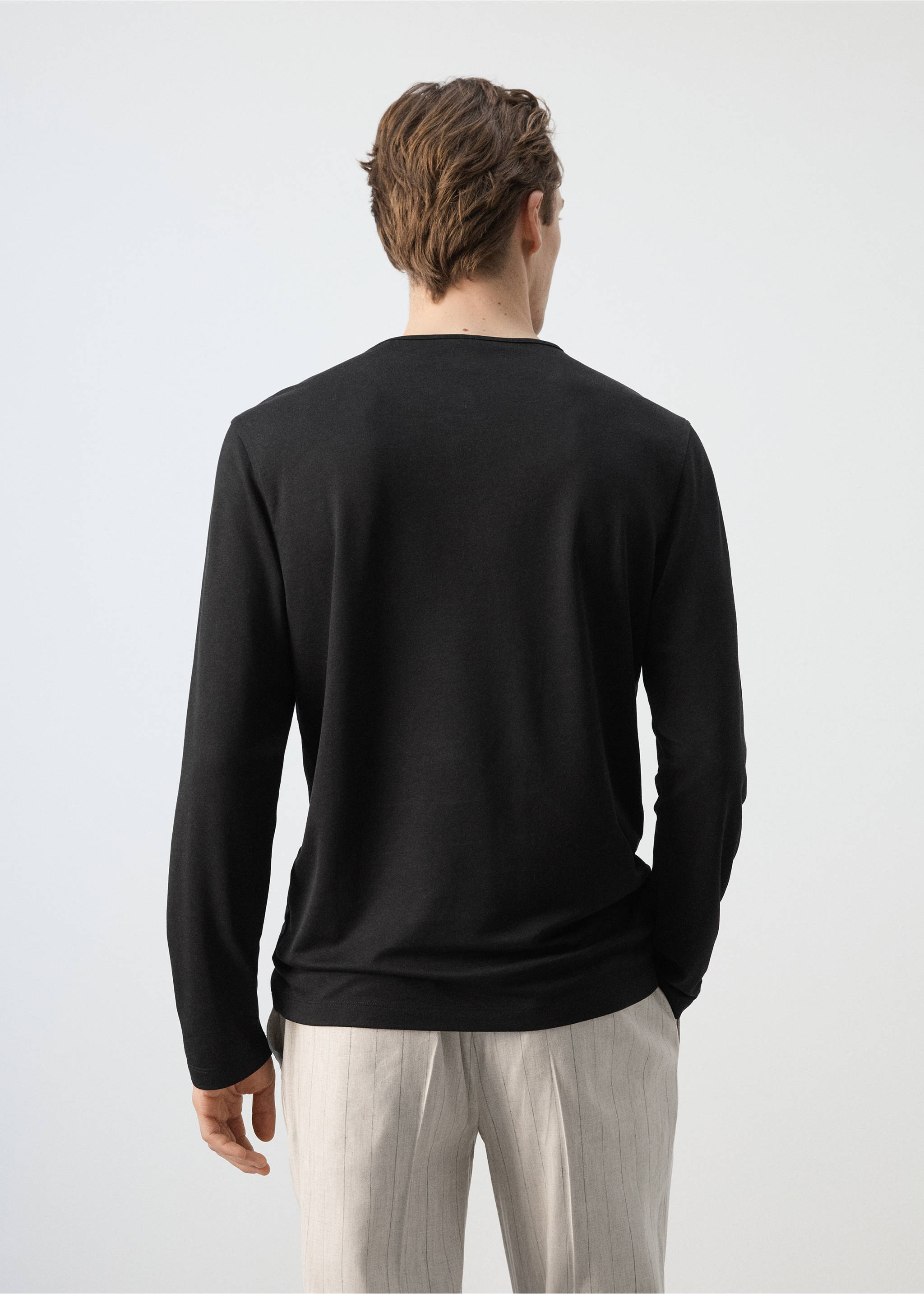 Футболка хенли - Обратная сторона изделия, Черный. Ref: 27027914-00.