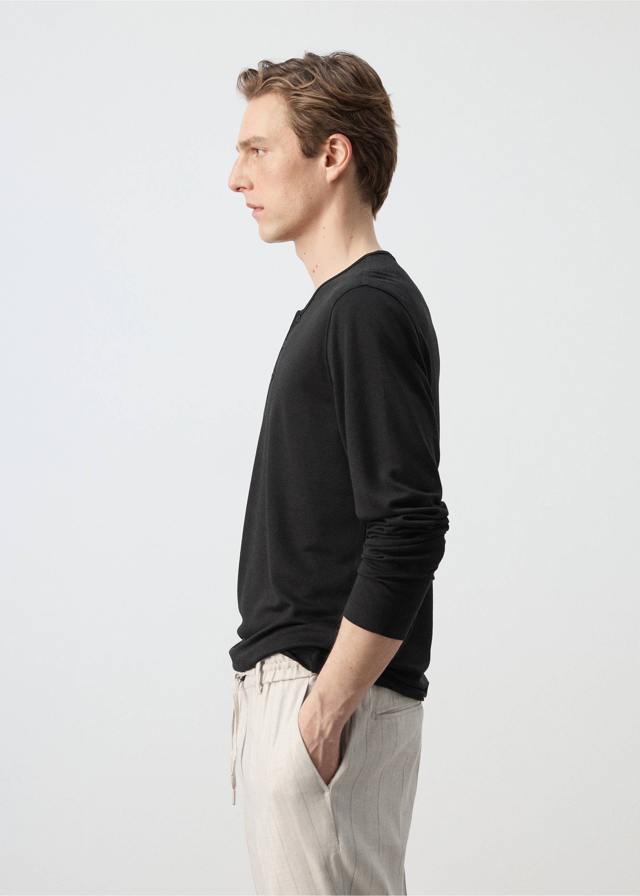 Футболка хенли - Деталь изделия 2, Черный. Ref: 27027914-00.