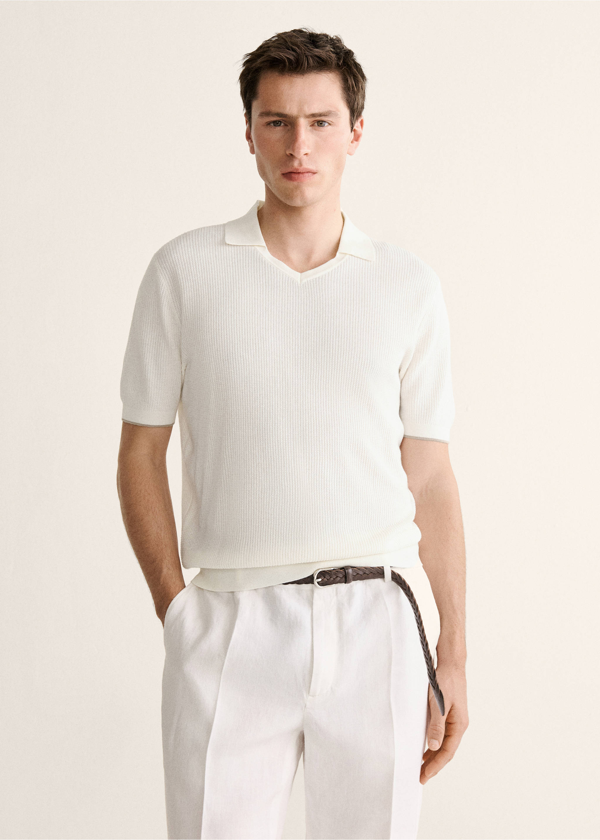 Polo en maille gaufrée - Plan moyen, Blanc cassé. Ref: 27027919-00.