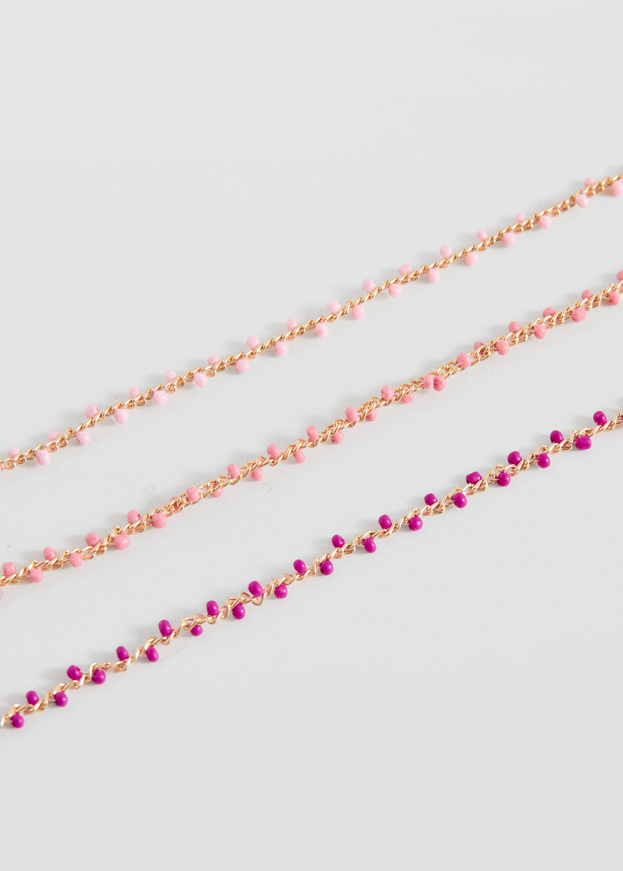 Multi-strand beaded necklace - Medium plane