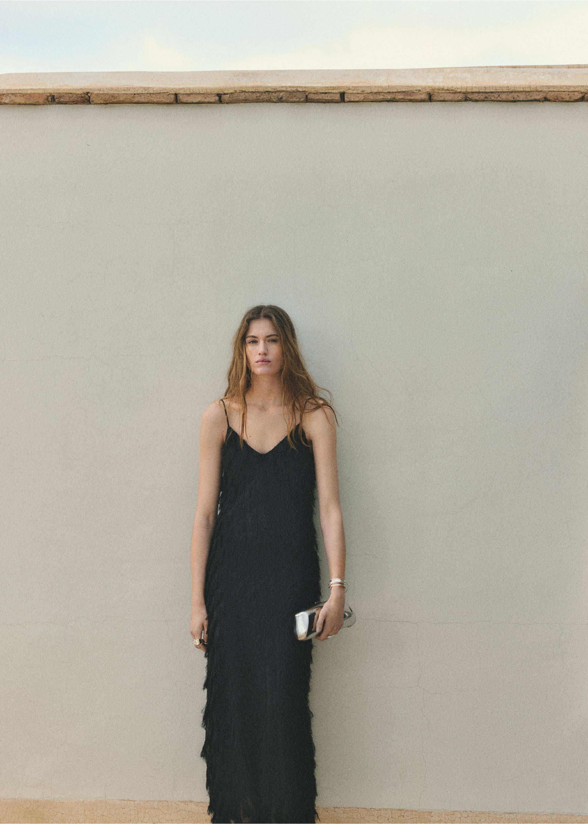 Long dress with frayed finishes - Medium plane, Black. Ref: 27027929-00.