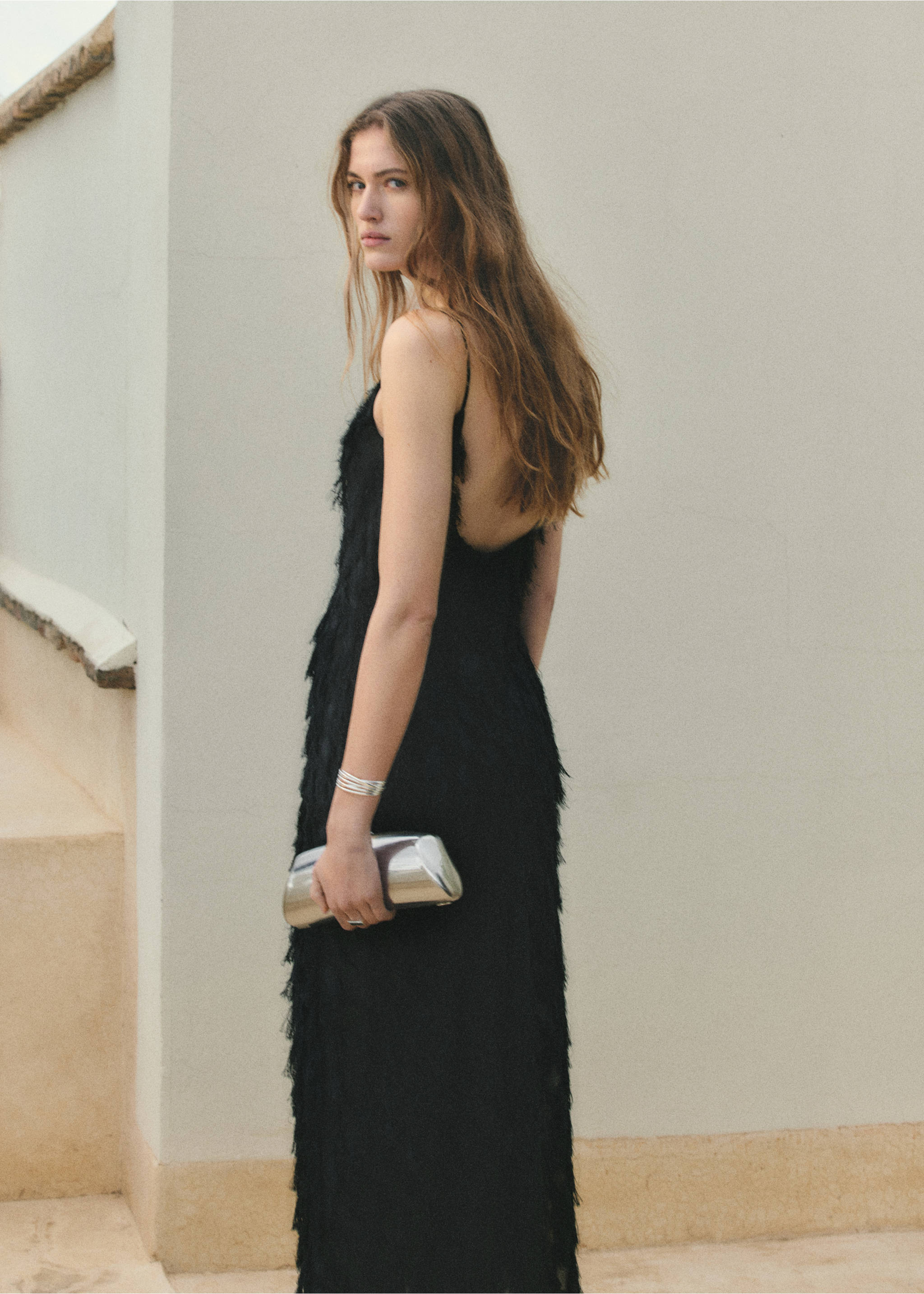 Long dress with frayed finishes - Reverse of the article, Black. Ref: 27027929-00.