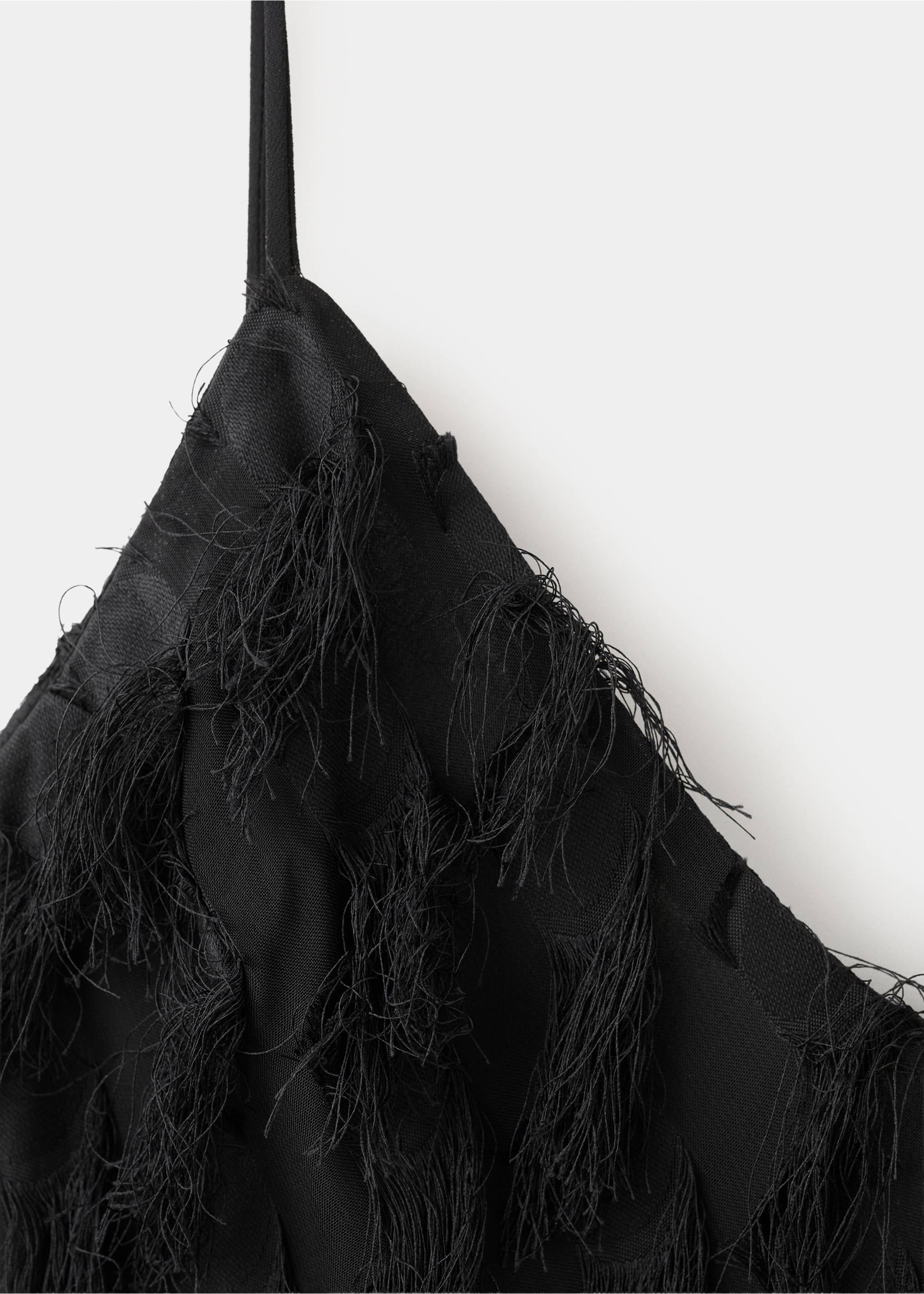 Long dress with frayed finishes - Details of the article 8, Black. Ref: 27027929-00.