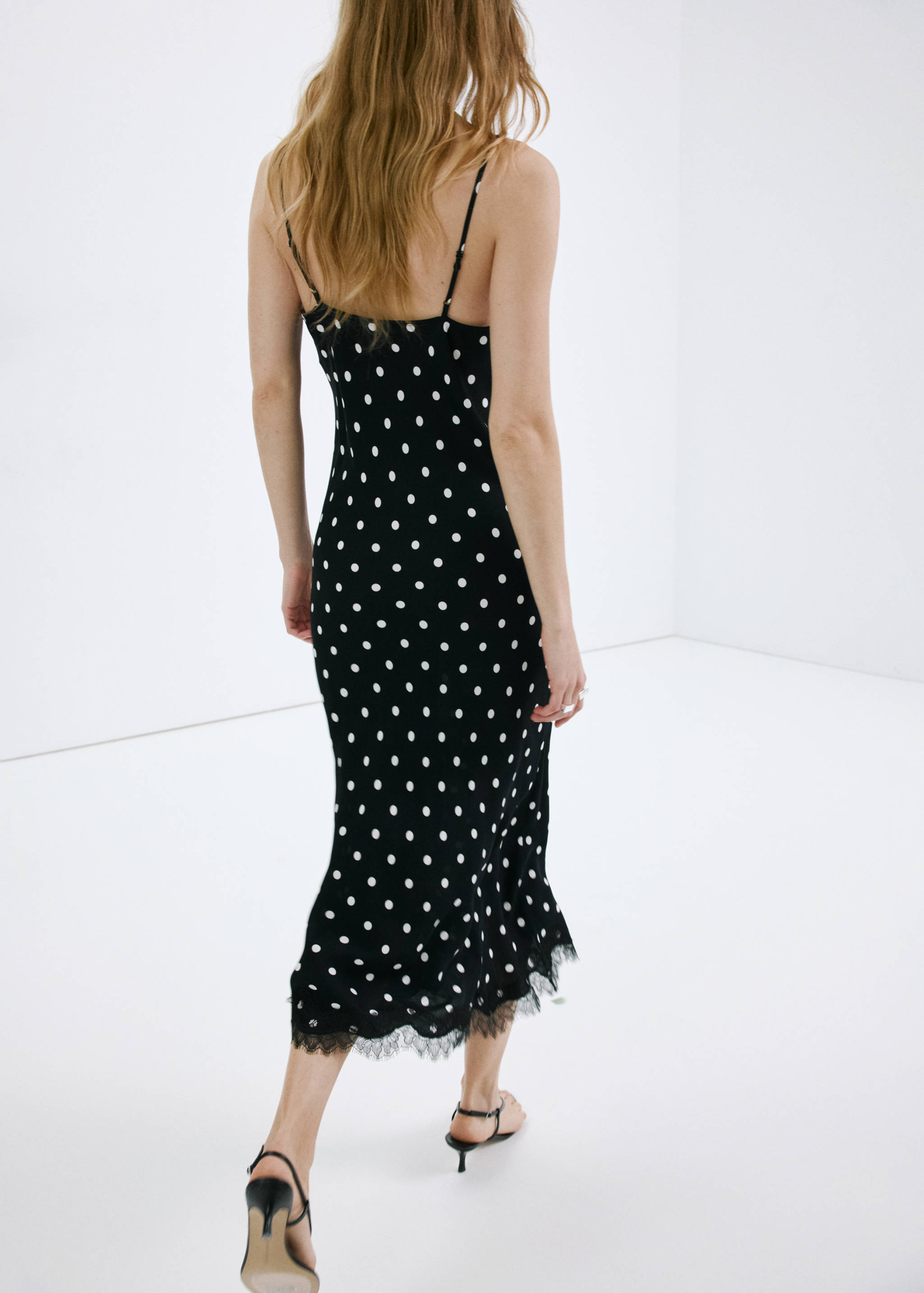 Polka dot dress with lace detail - Reverse of the article