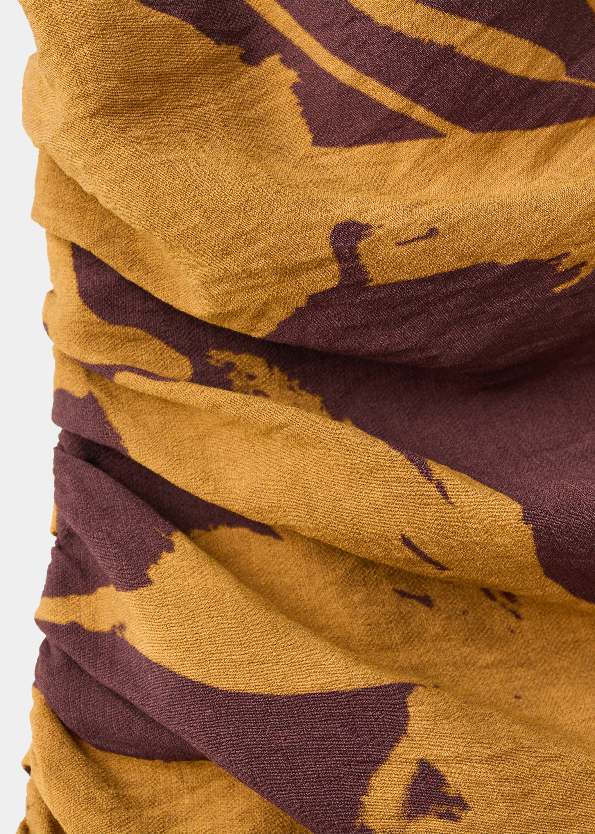 Vestido asimétrico estampado - Detalle del artículo 0, Ocre. Ref: 27027944-00.