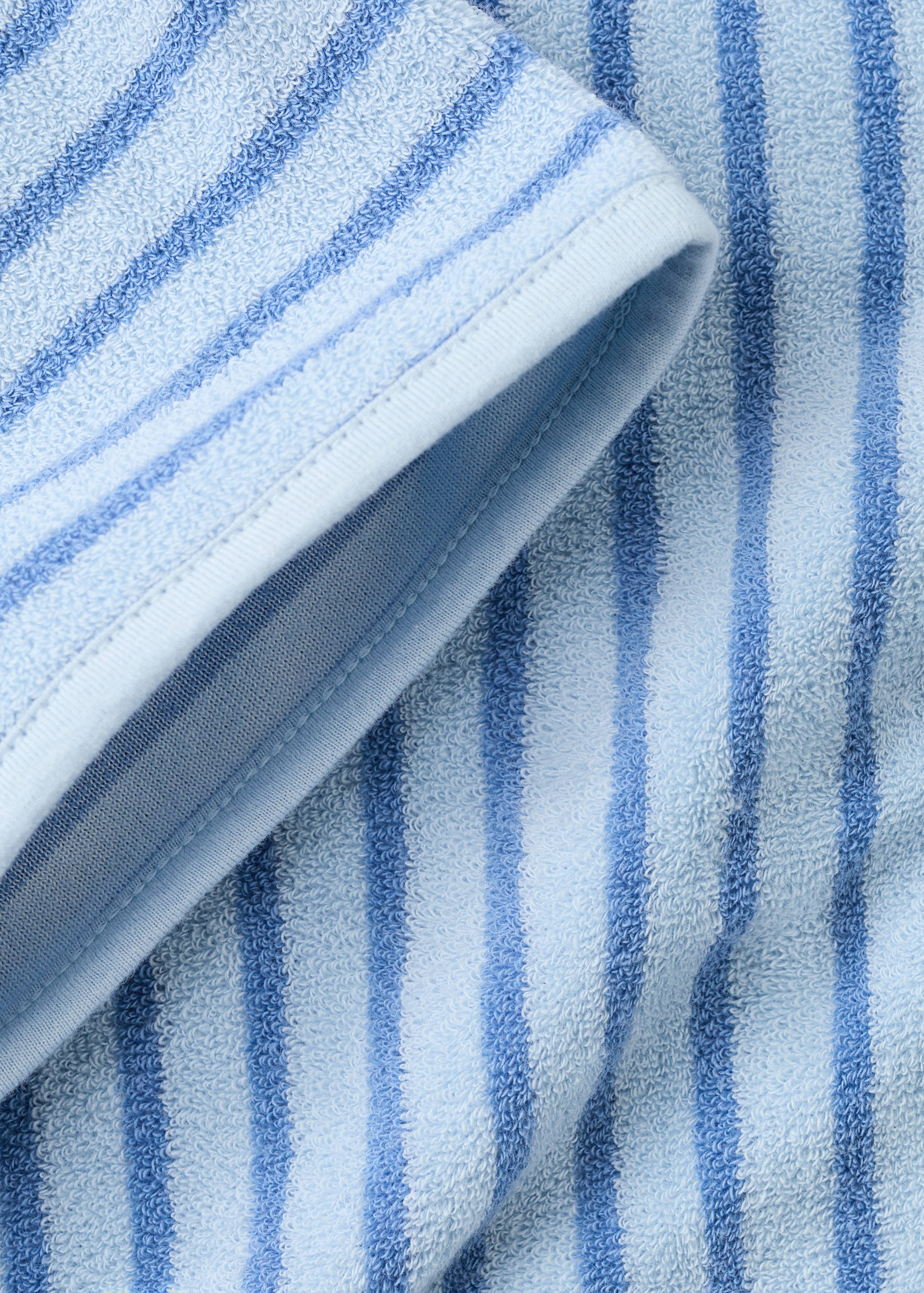 منشفة مخططة على طراز البونشو - تفاصيل المنتج 2