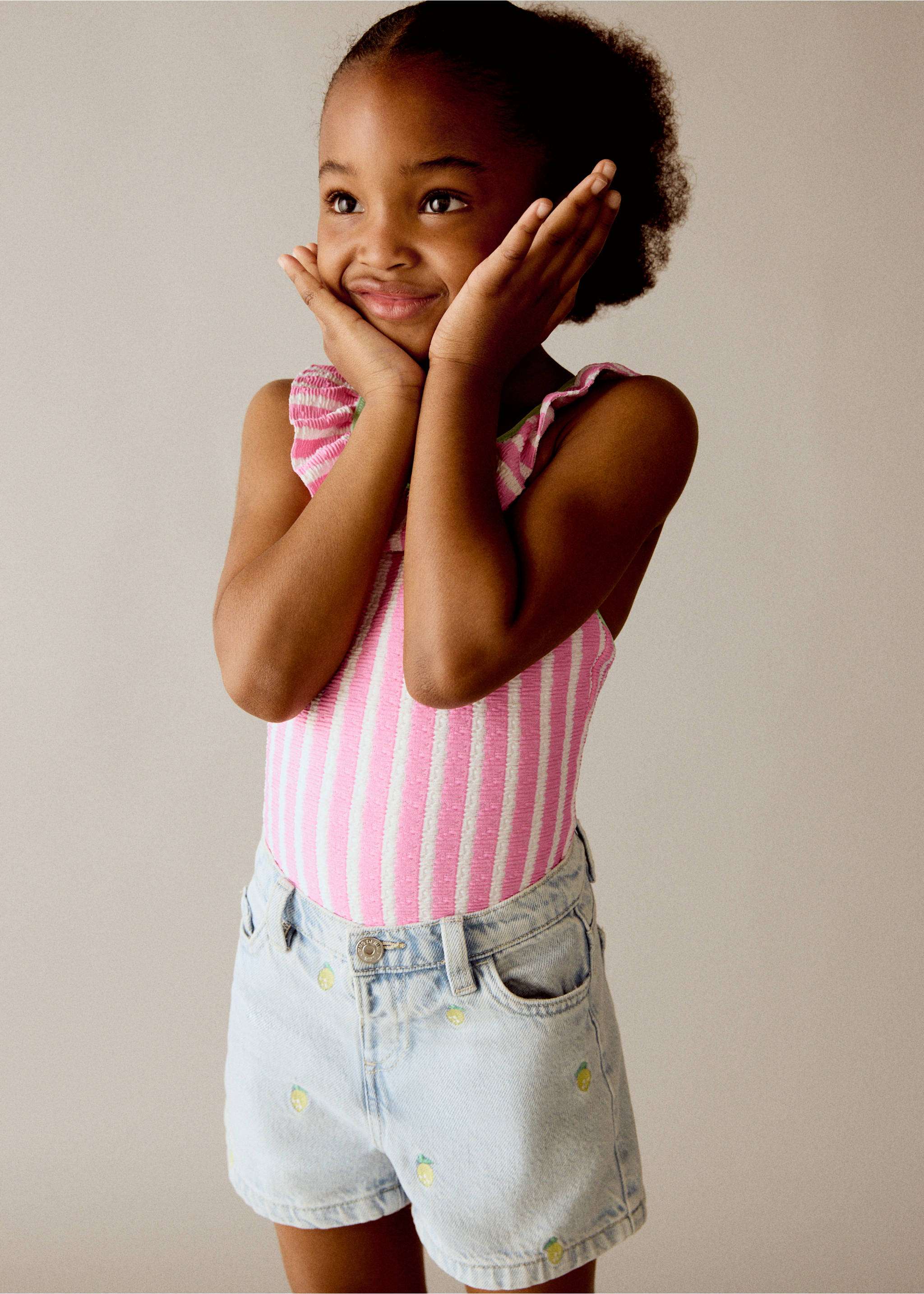 Short en jean citrons - Plan moyen, Bleu clair. Ref: 27028267-00.