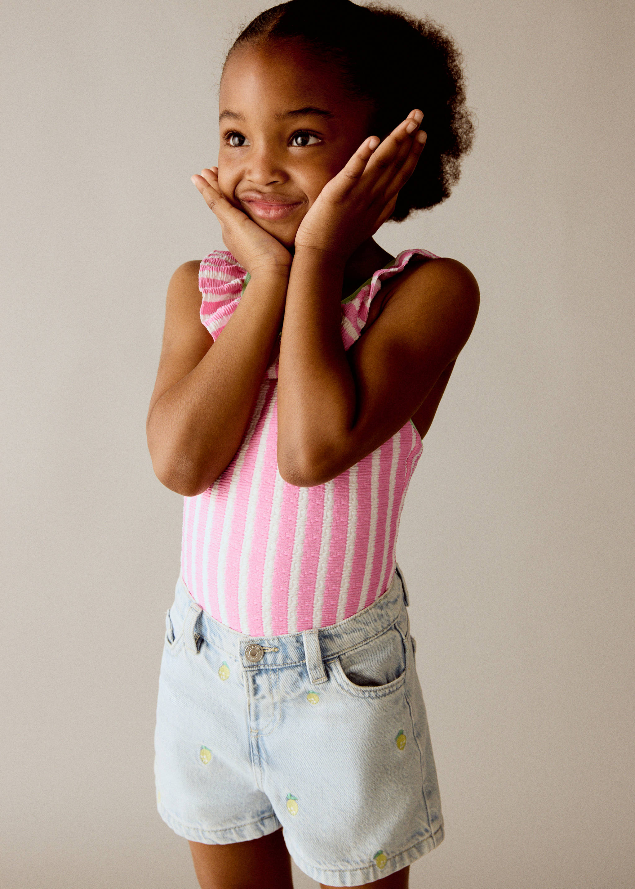 Short en jean citrons - Plan moyen