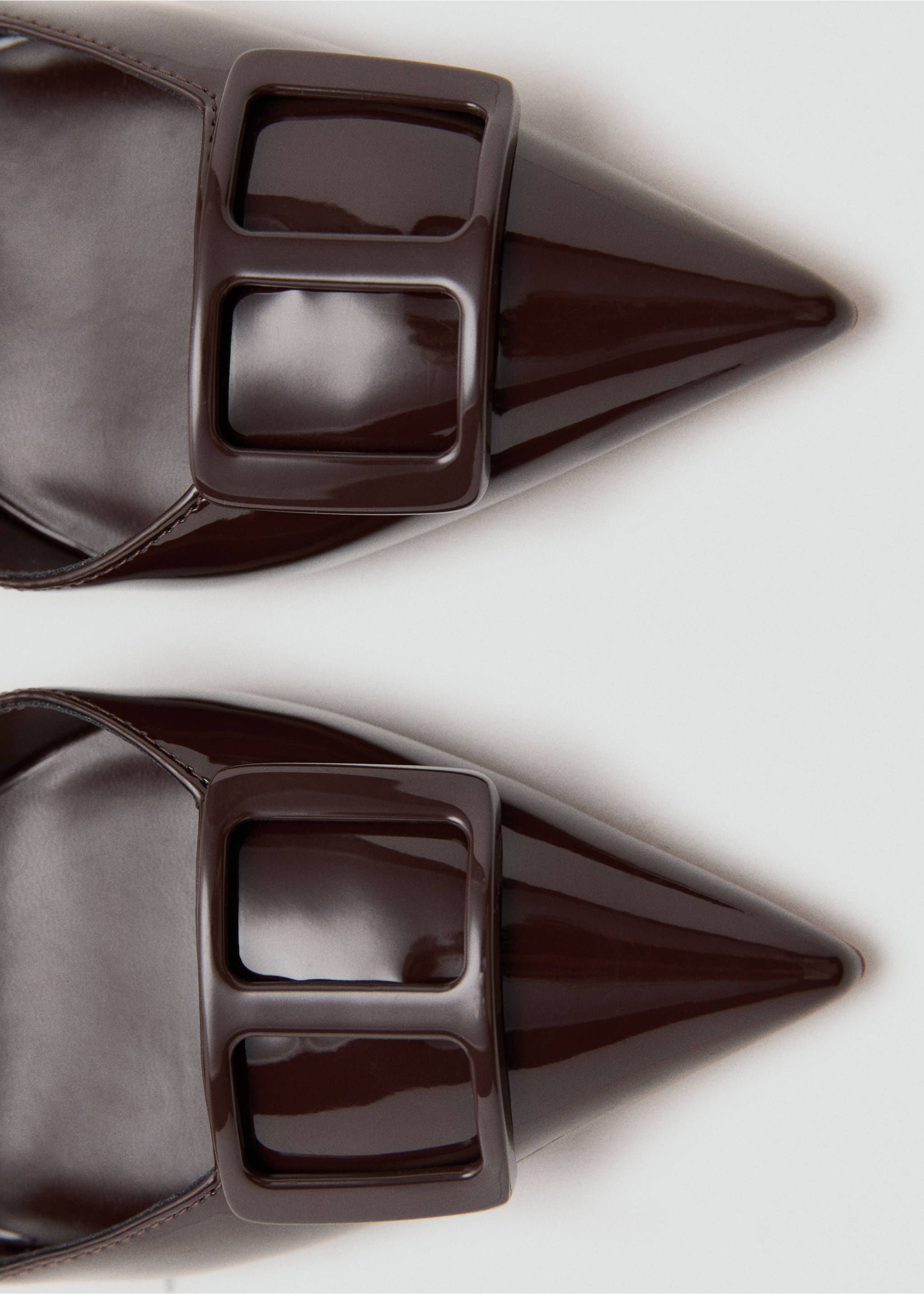 Zapato tacón charol - Detalle del artículo 2, Chocolate. Ref: 27028276-00.