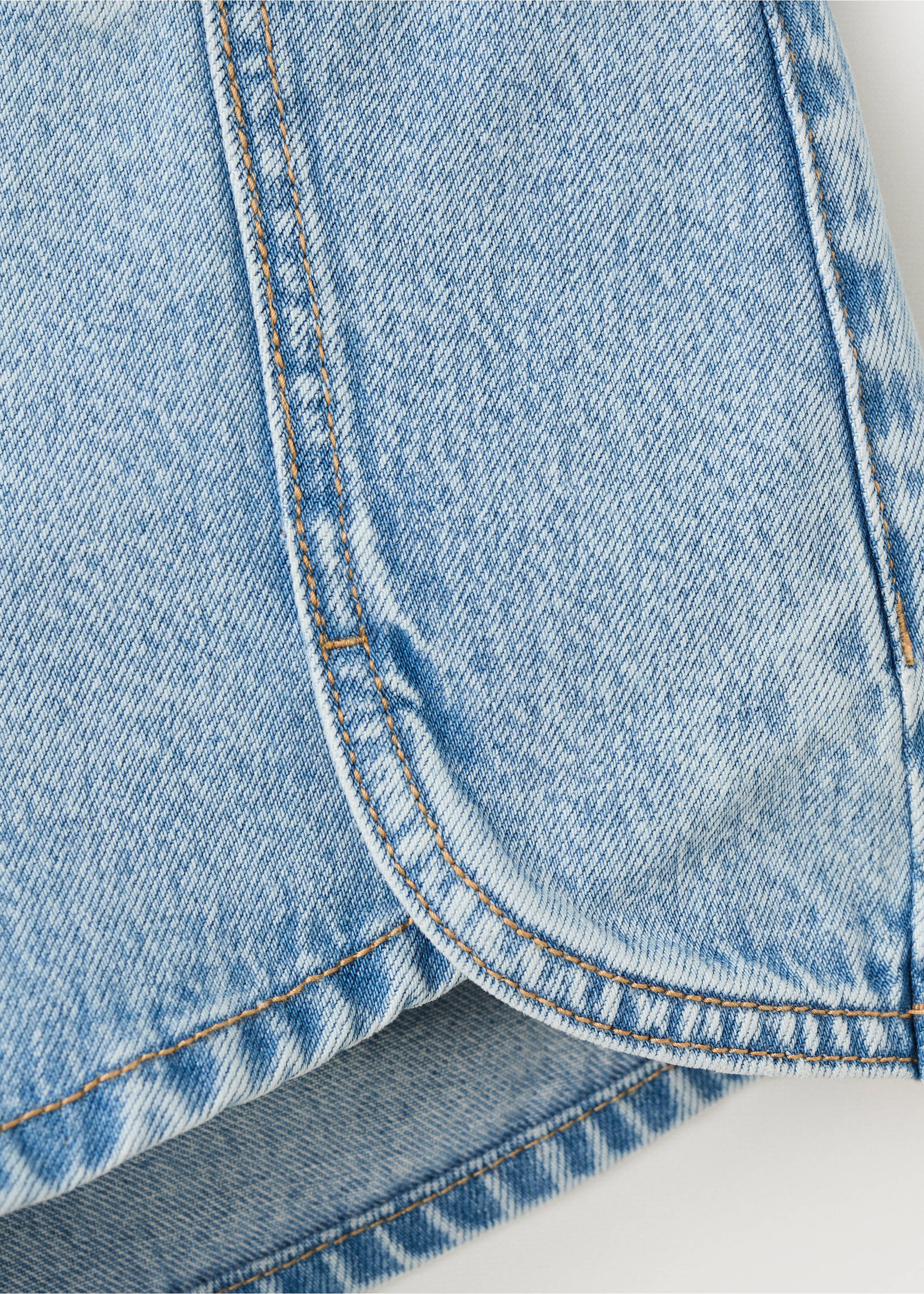 Mini-Shorts mit Nahtdetails - Detail des Artikels 8, Mittelblau. Ref: 27028662-00.