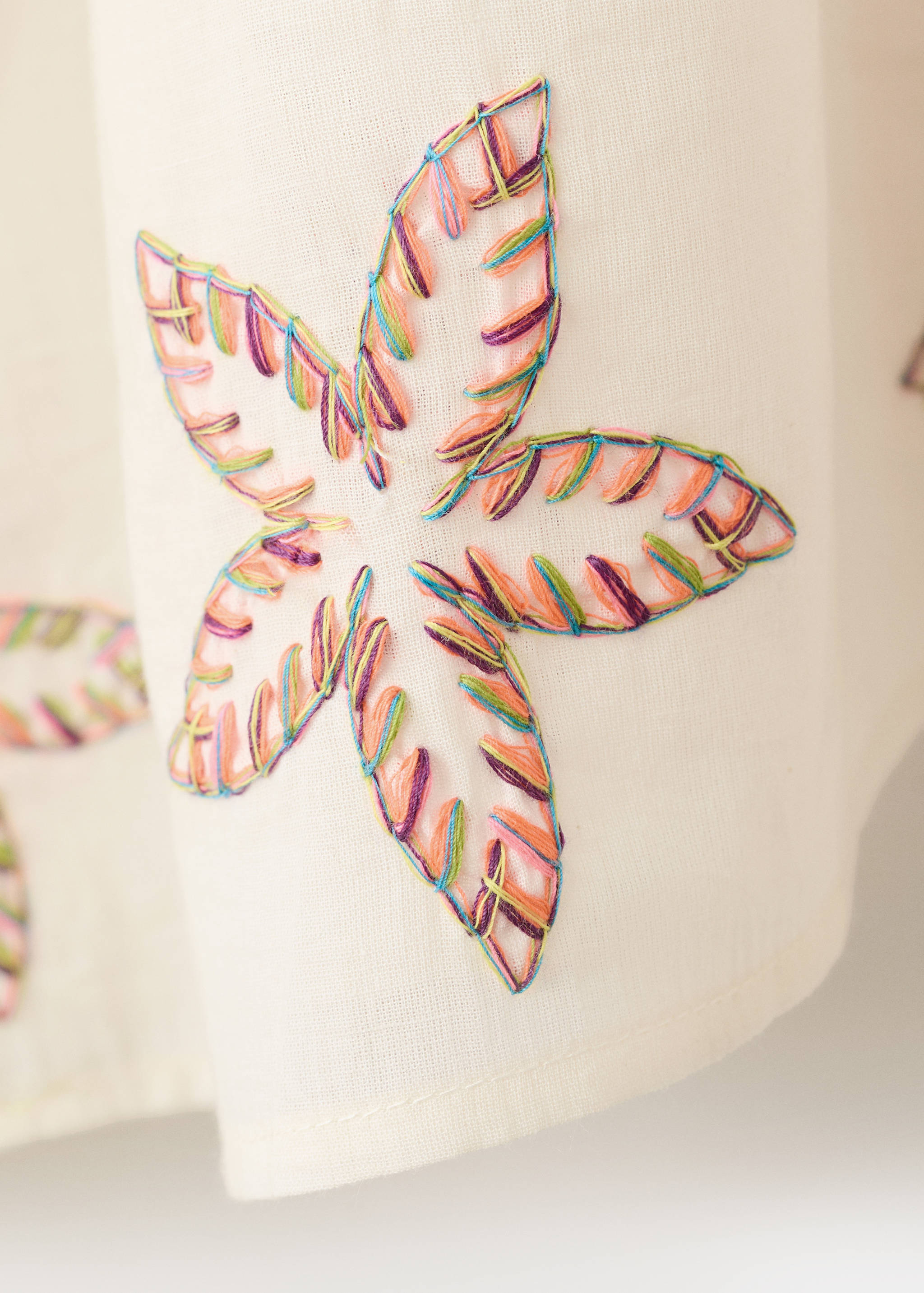 Embroidered stars caftan - Details of the article 8