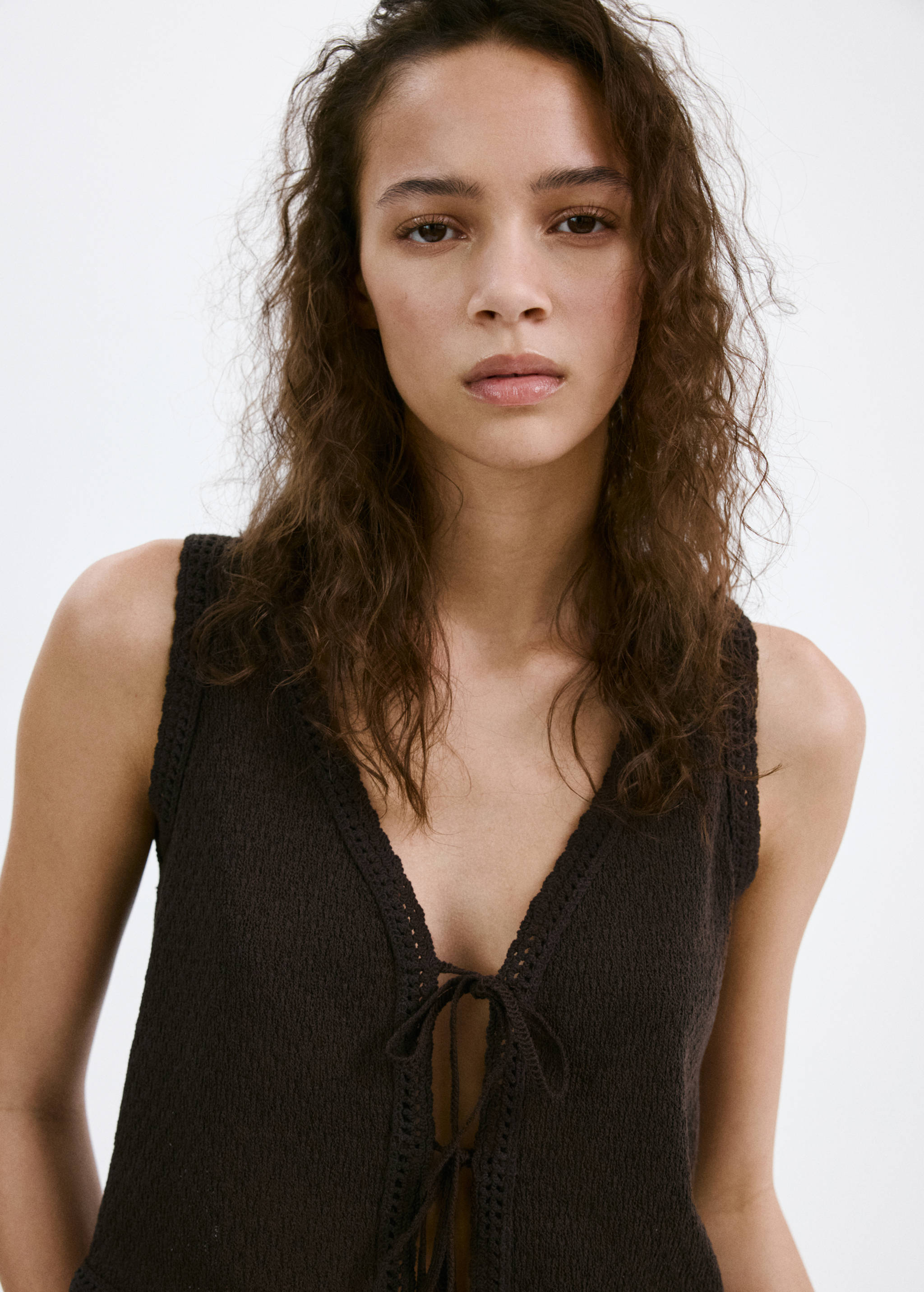 Top vest with bow details - Details of the article 1