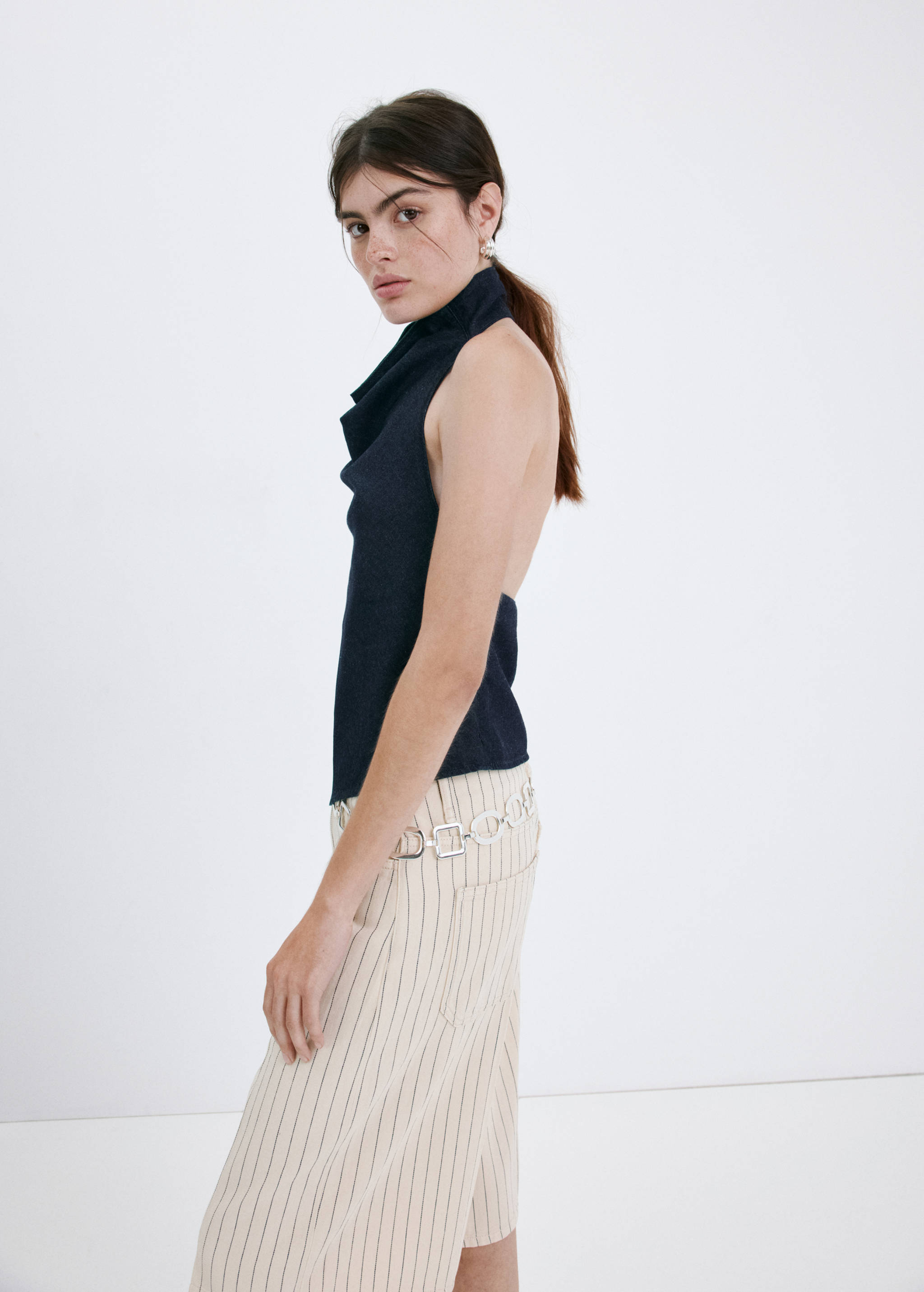 Open-back denim top - Details of the article 2