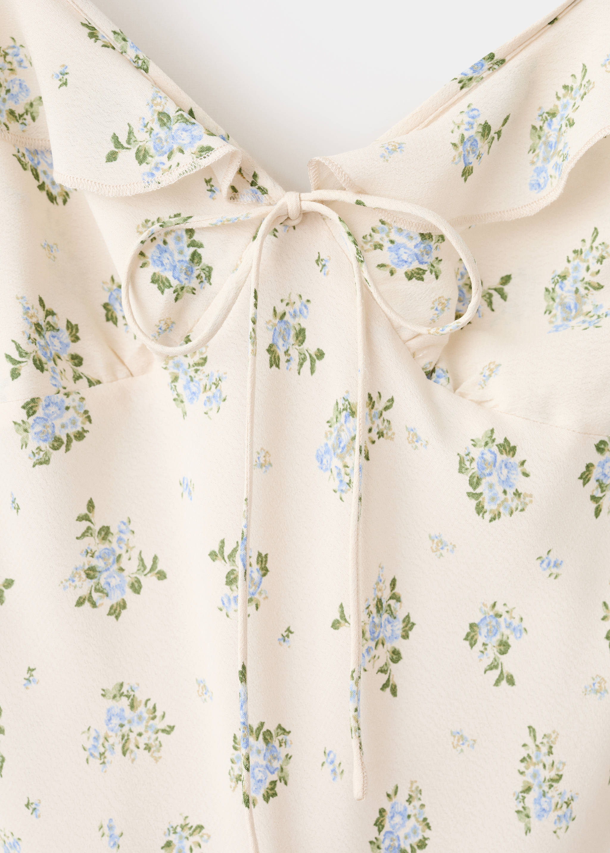 Midi-dress with ruffle neckline - Details of the article 8