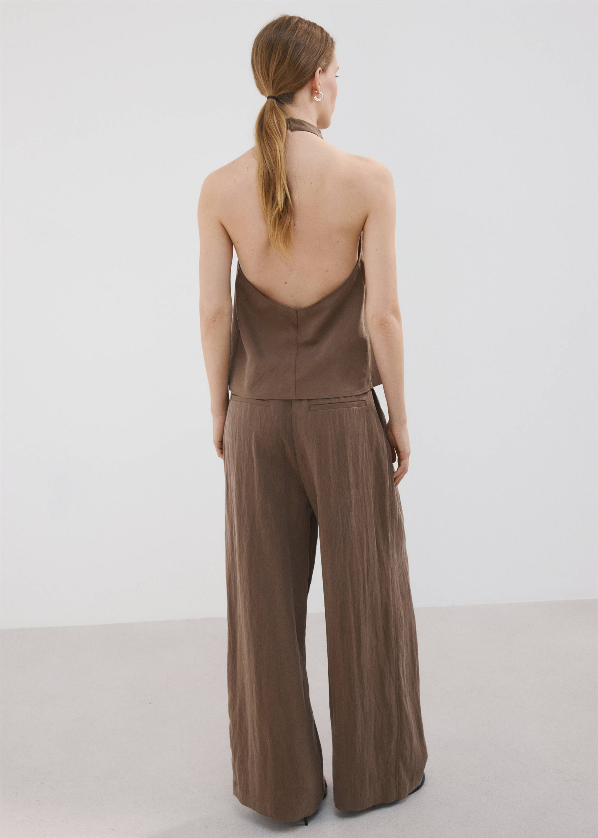 بنطلون لايوسل مستقيم - الجهة الخلفية للمنتج, بني. Ref: 27029065-00.