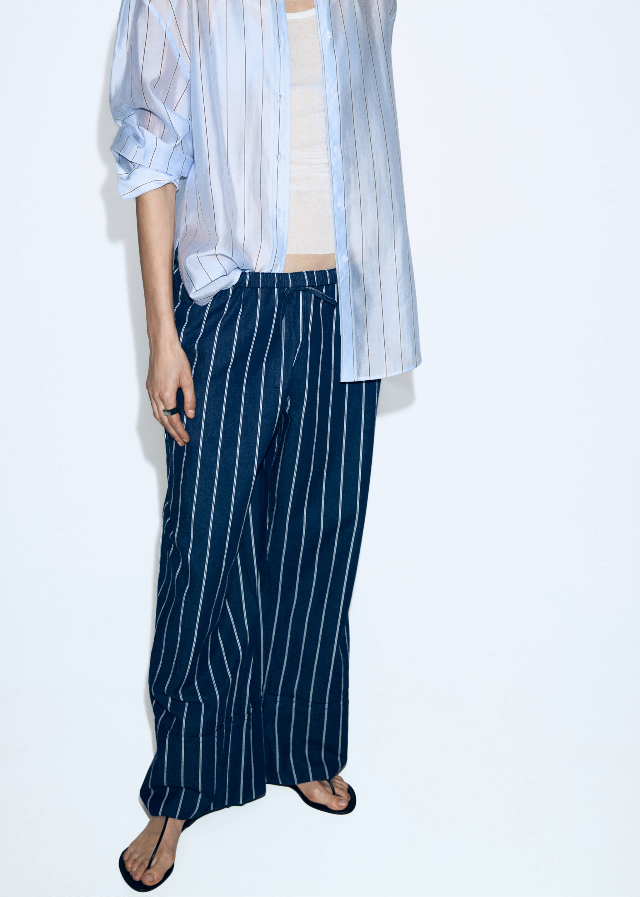 Pantalon revers rayures - Plan moyen, Bleu. Ref: 27029067-00.