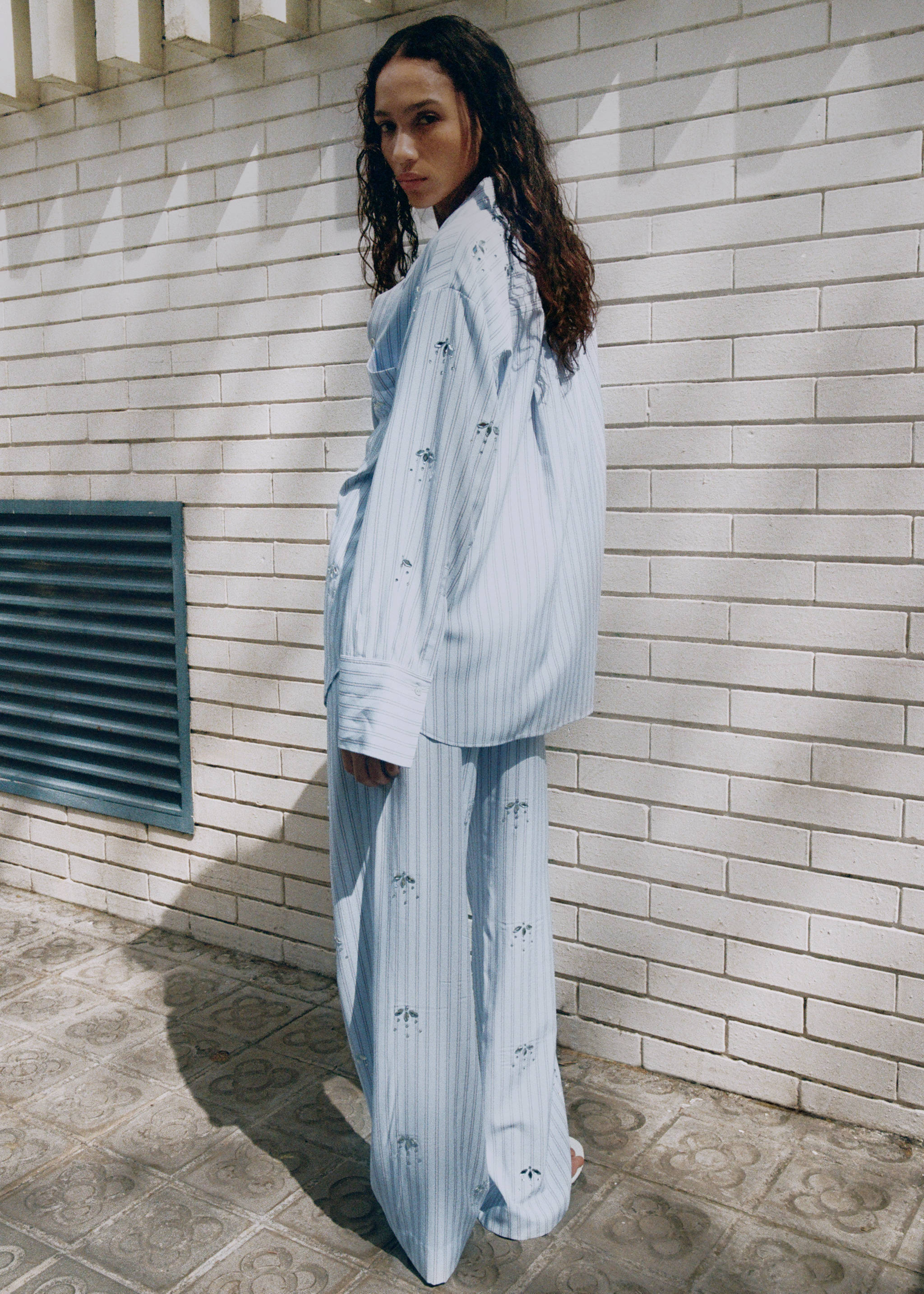 Pantalon à rayures avec détail de strass - Verso de l’article