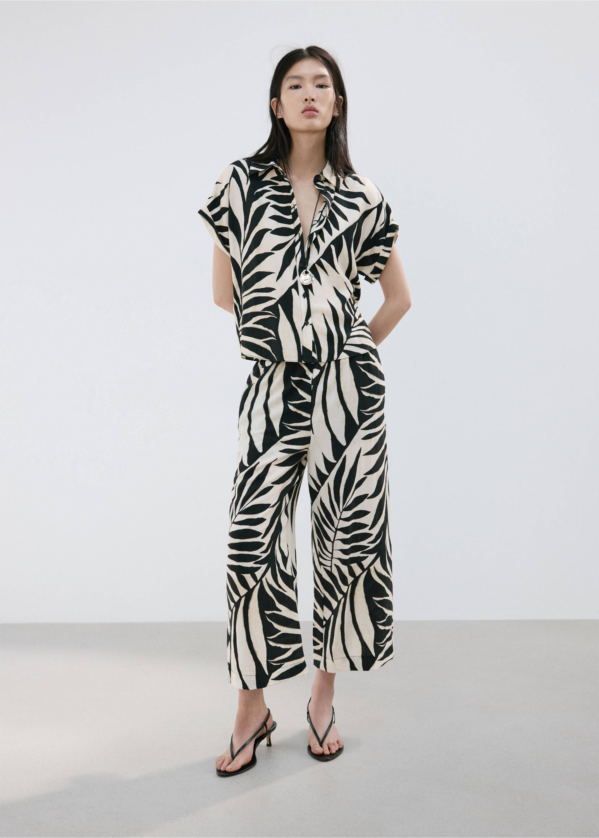 Pantalon imprimé tropical - Détail de l'article 2, Écru. Ref: 27029074-00.