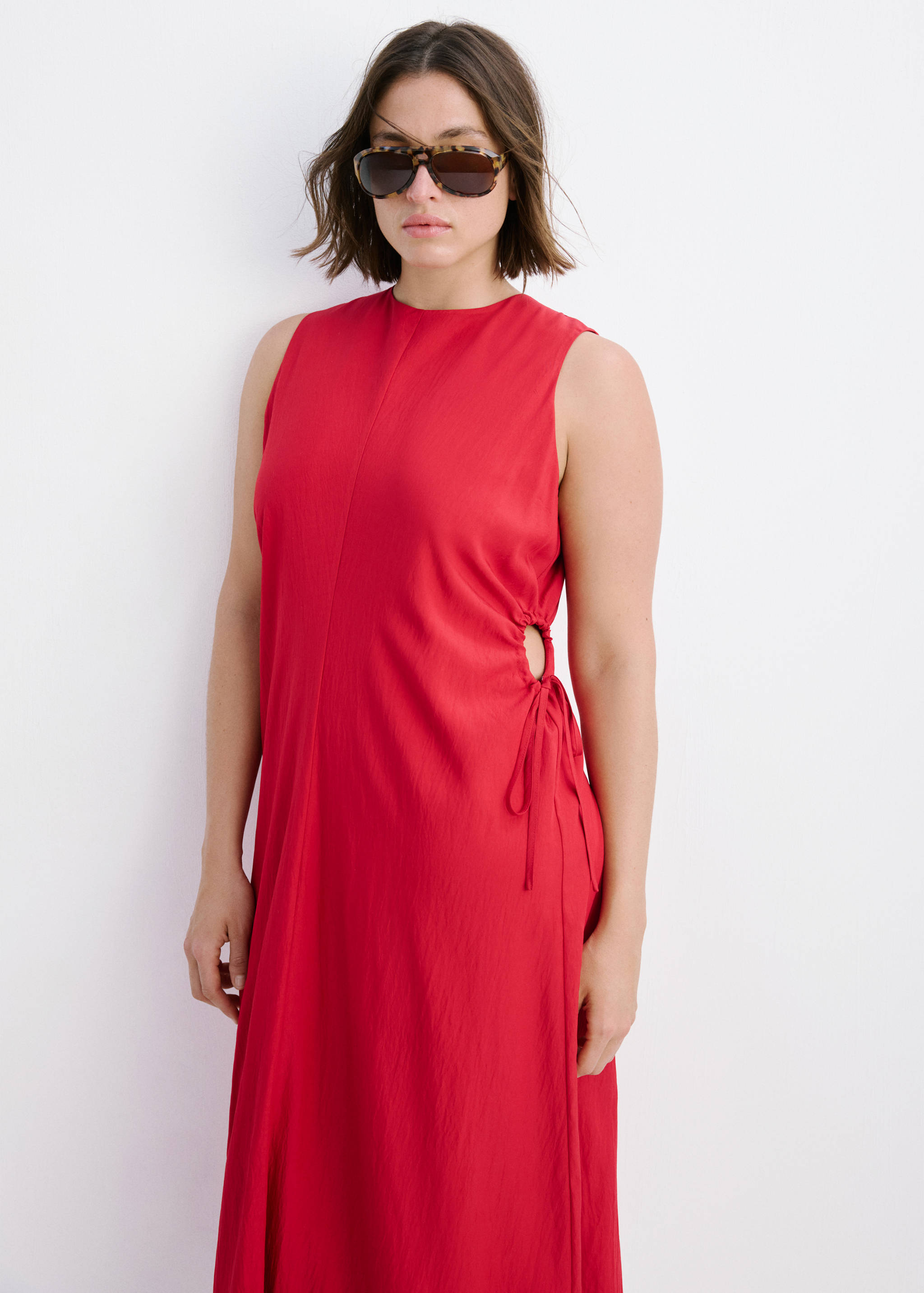 Cut-out dress with bows - Details of the article 5