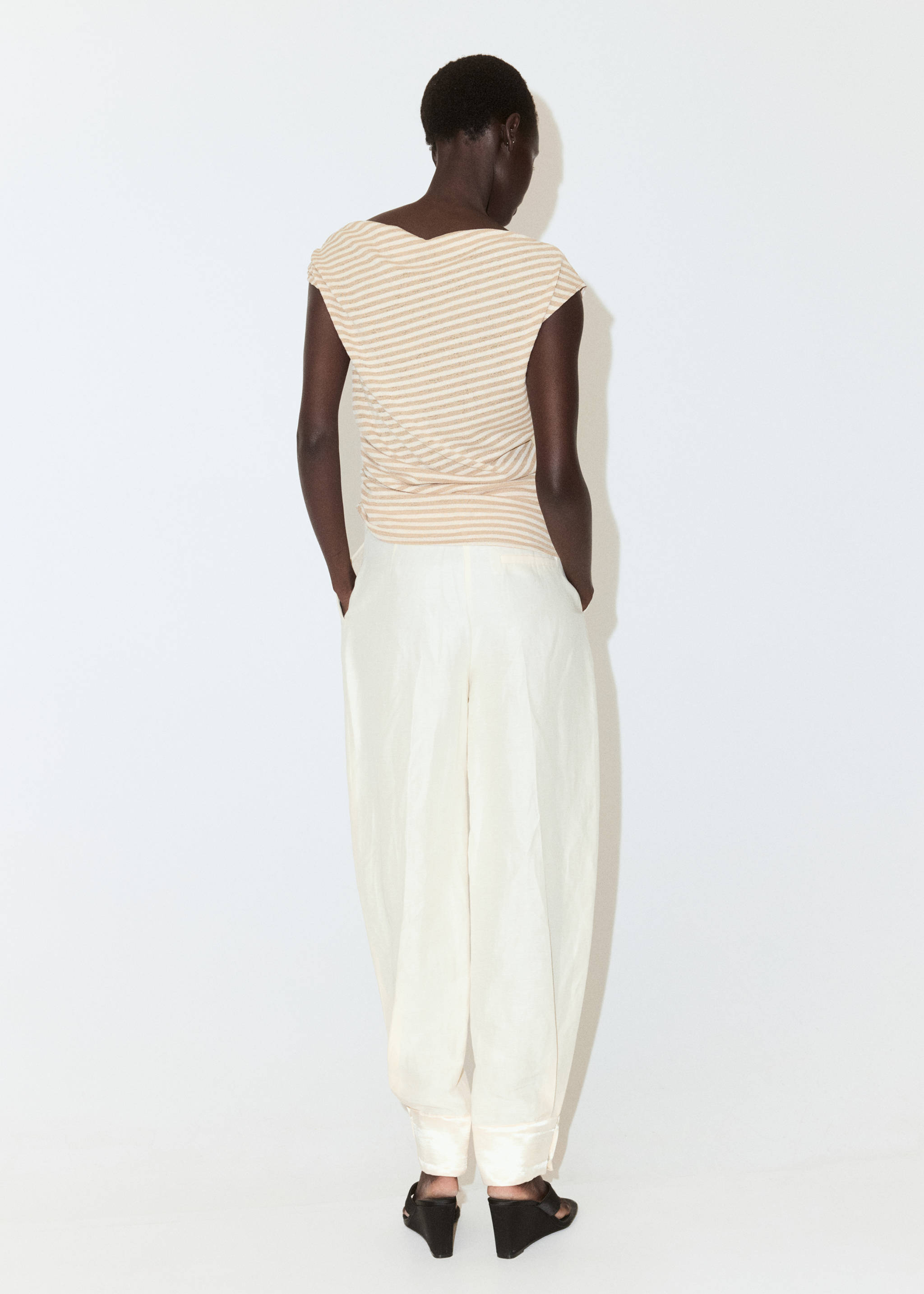 Camiseta rayas drapeada - Reverso del artículo