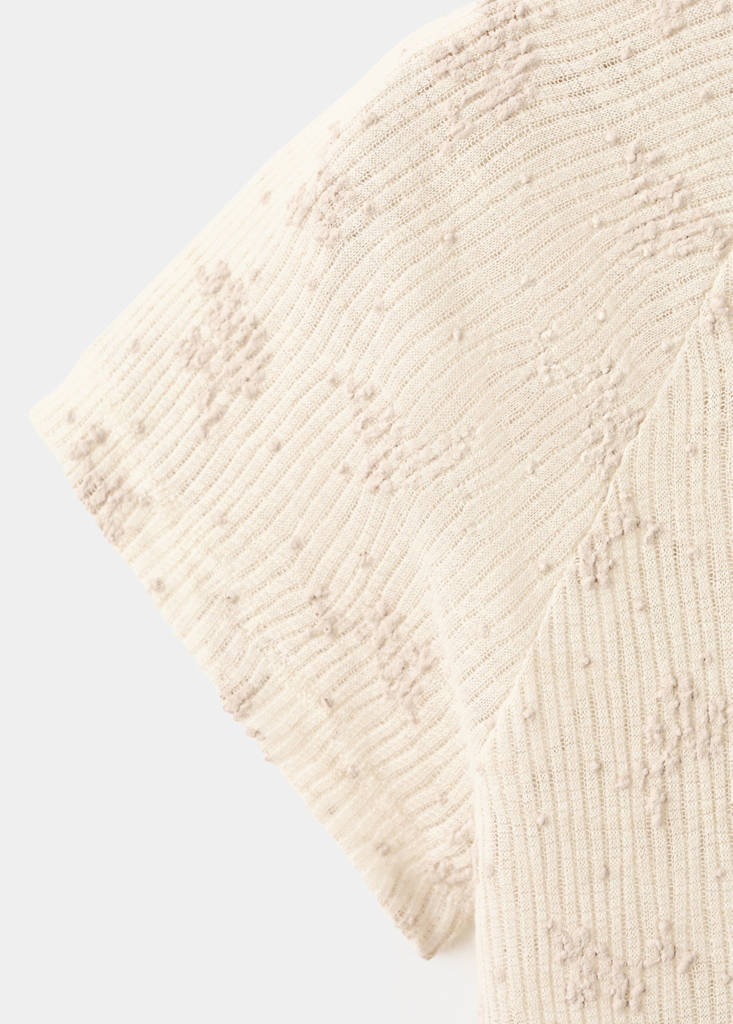 T-shirt with raised embroidered details — Ecru