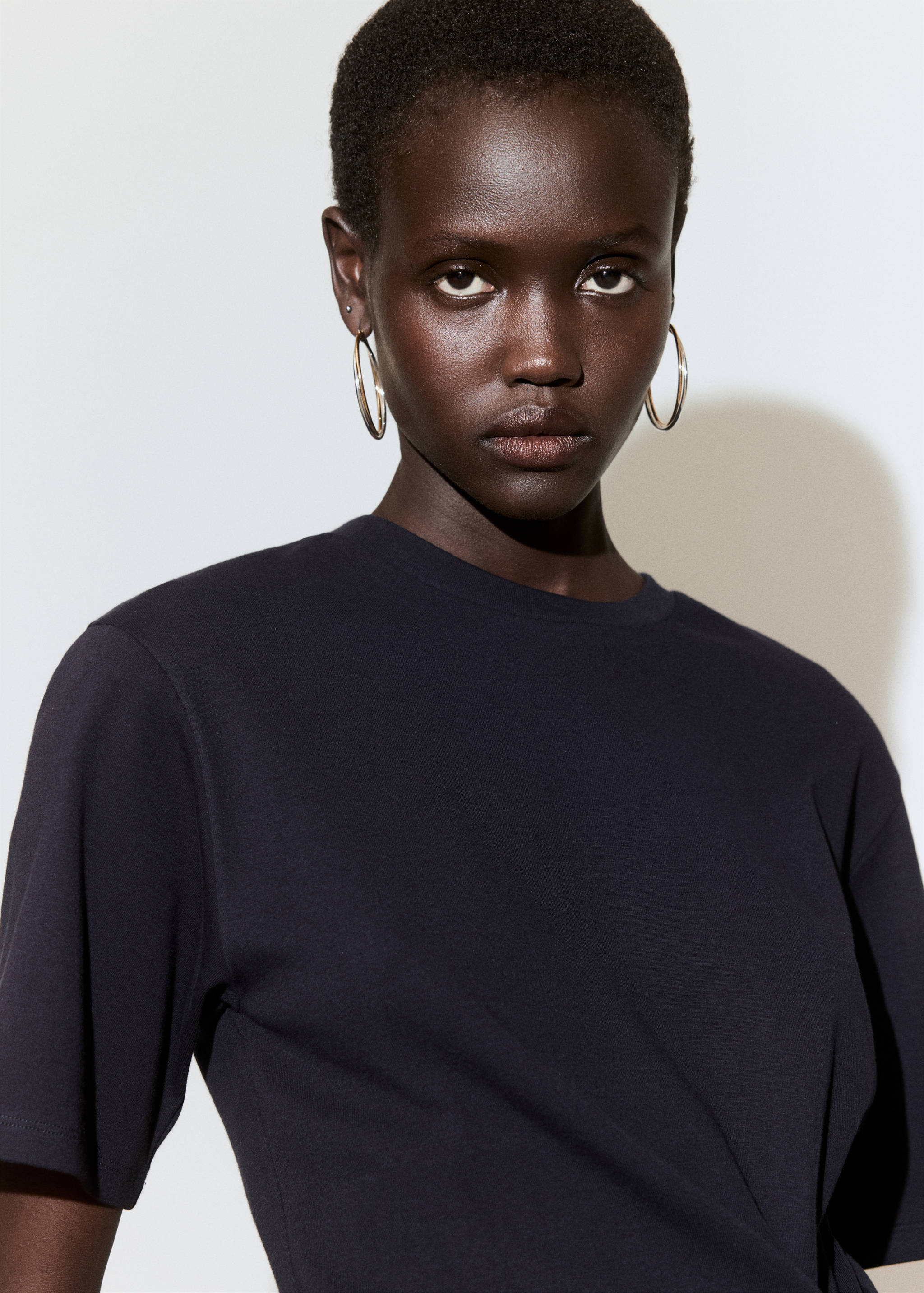 Cotton T-shirt with side bow - Details of the article 1