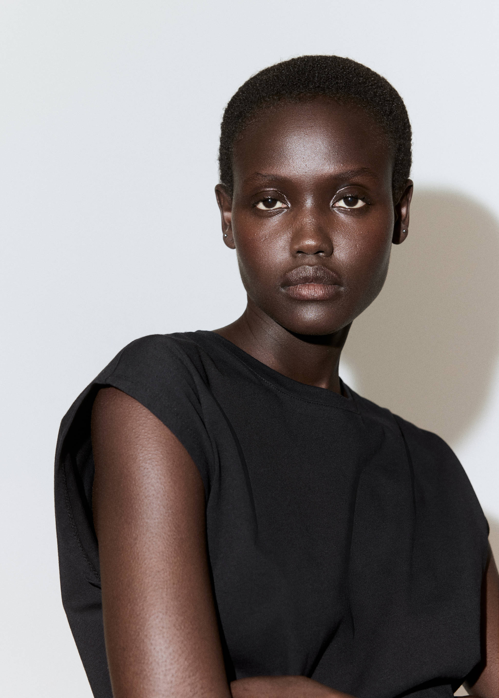 Cotton T-shirt with broderie anglaise embroidery - Details of the article 1