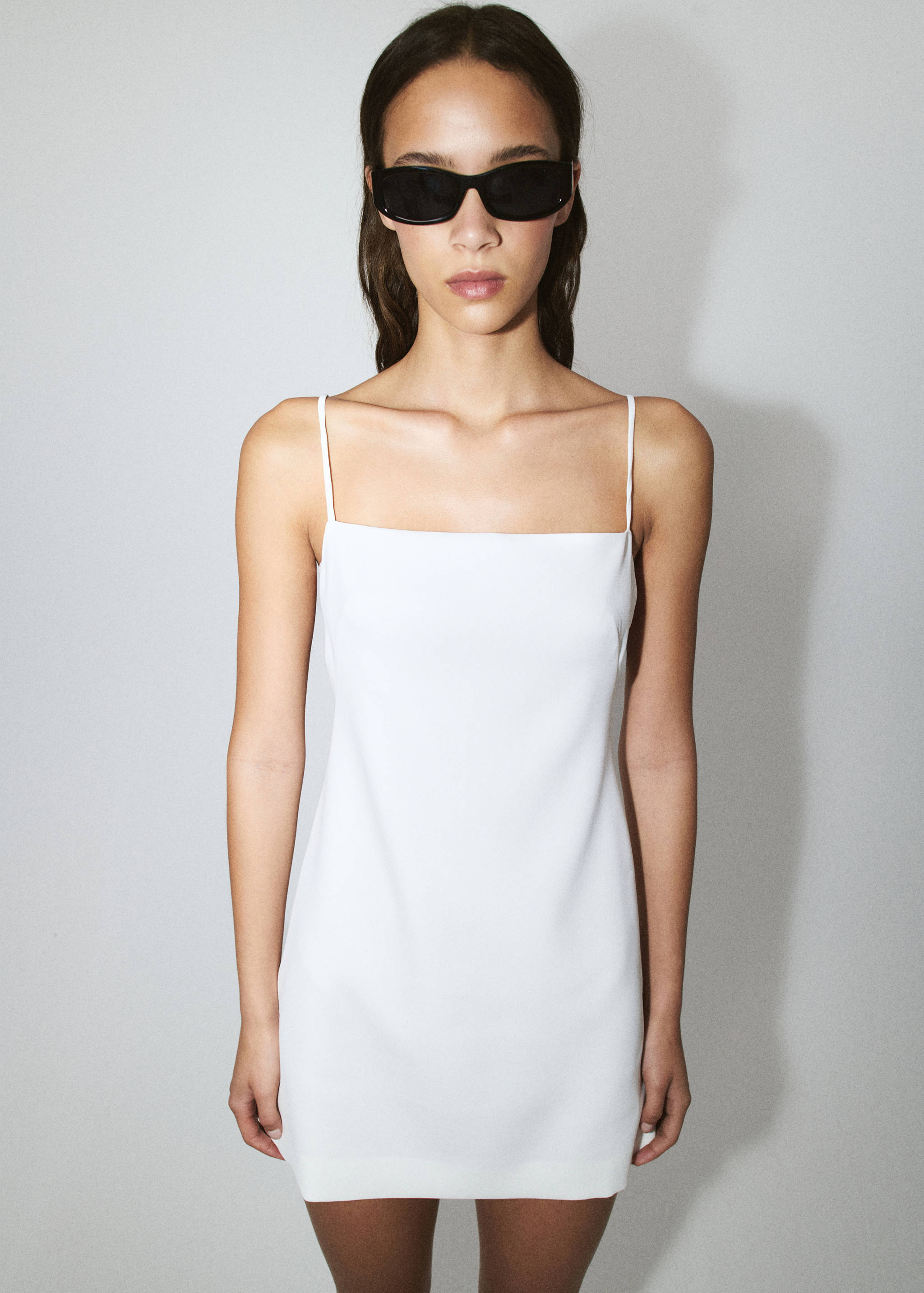 Short dress with side slits - Medium plane