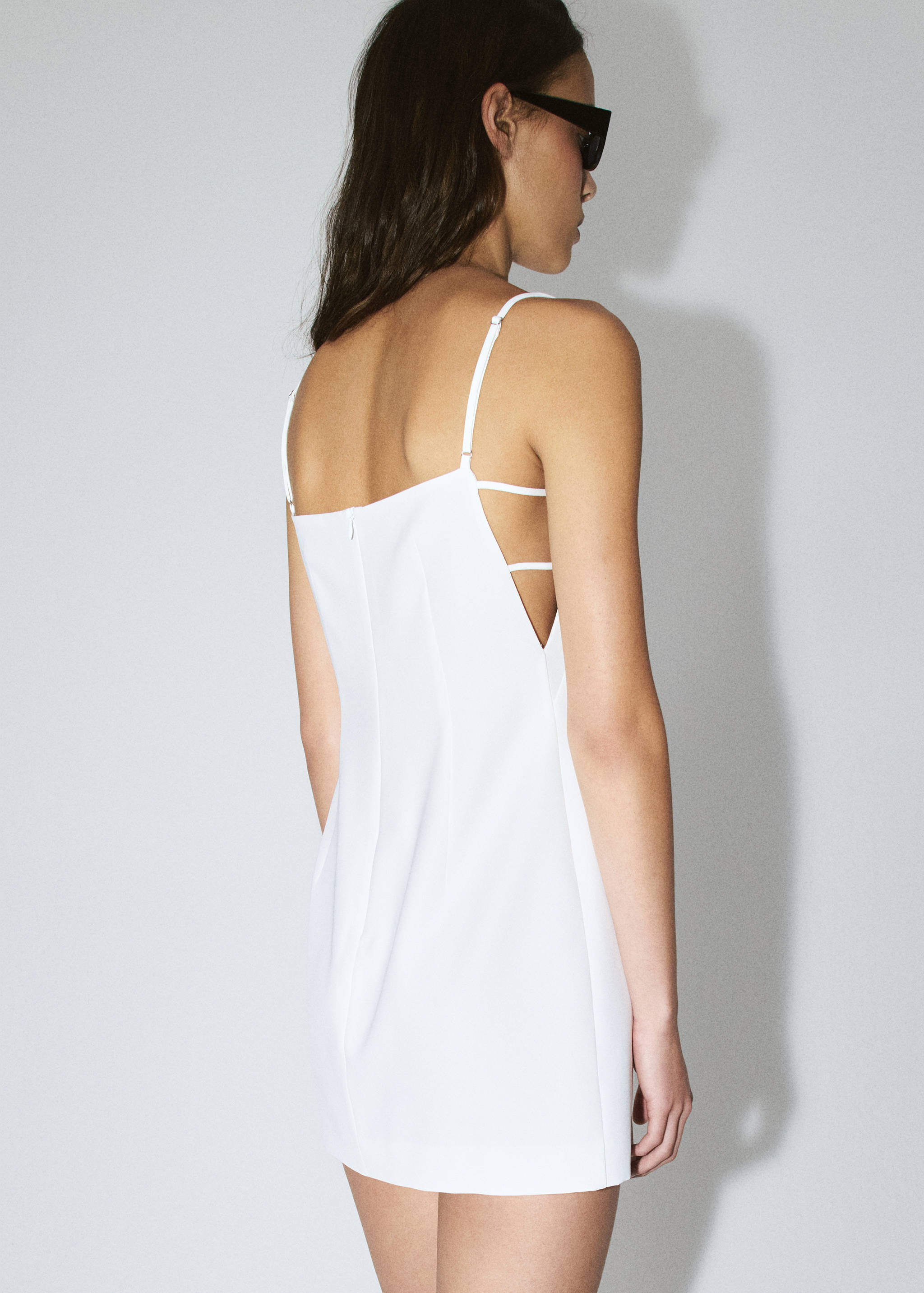 Short dress with side slits - Reverse of the article