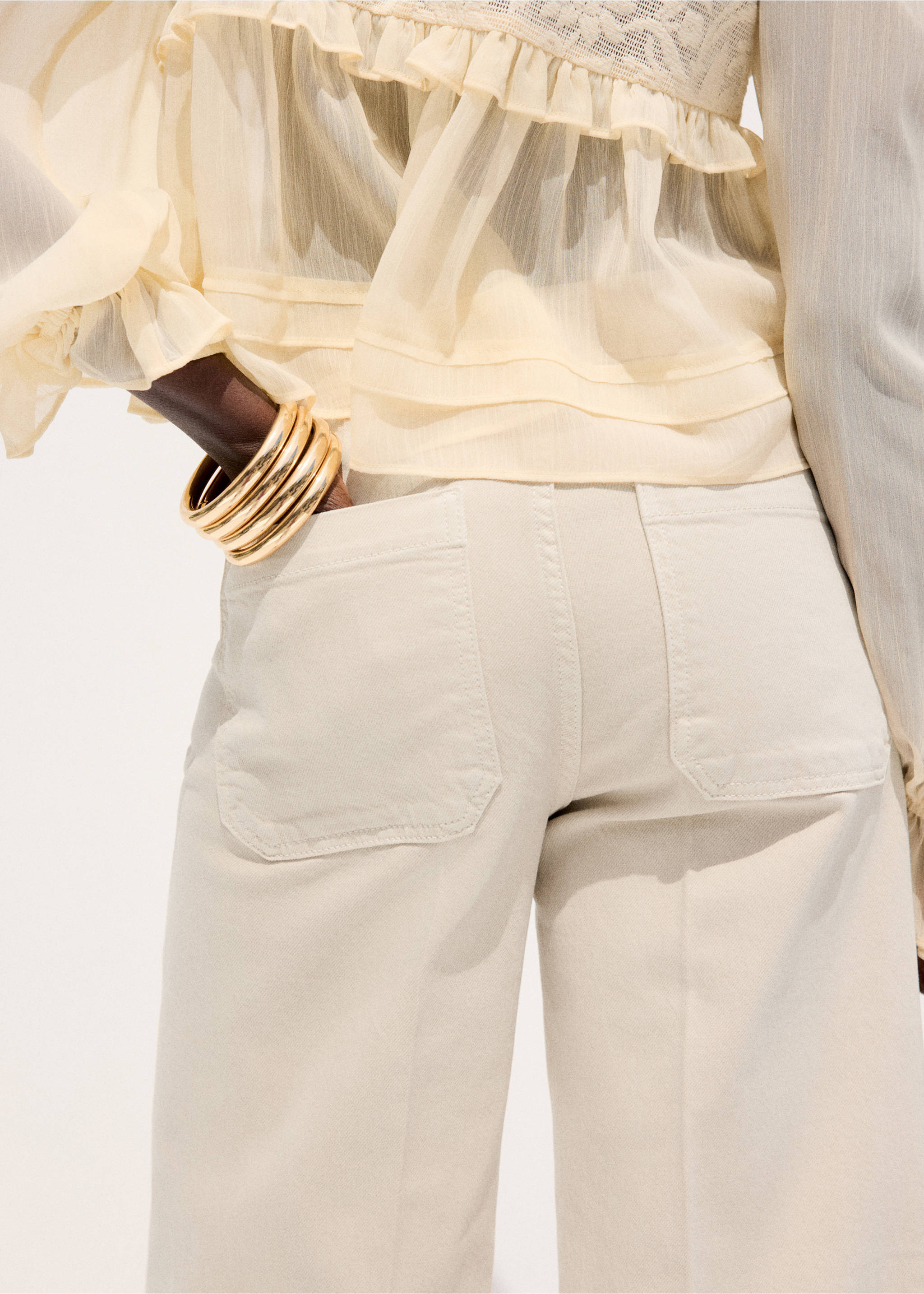 Wide leg jeans with pockets - Details of the article 2, Sand. Ref: 27031190-00.