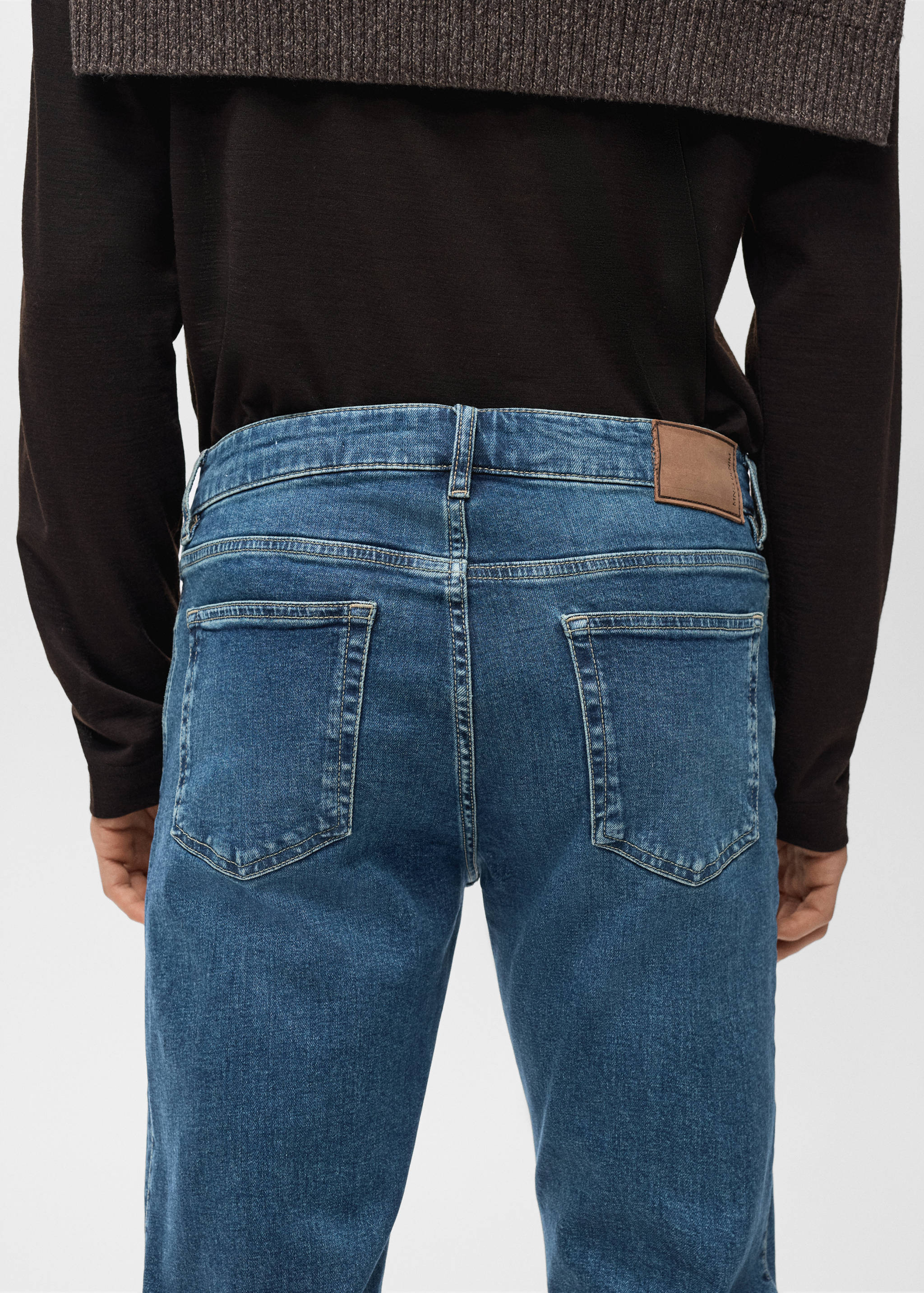 Джинсы Patrick slim fit Ultra Soft Touch - Деталь изделия 1