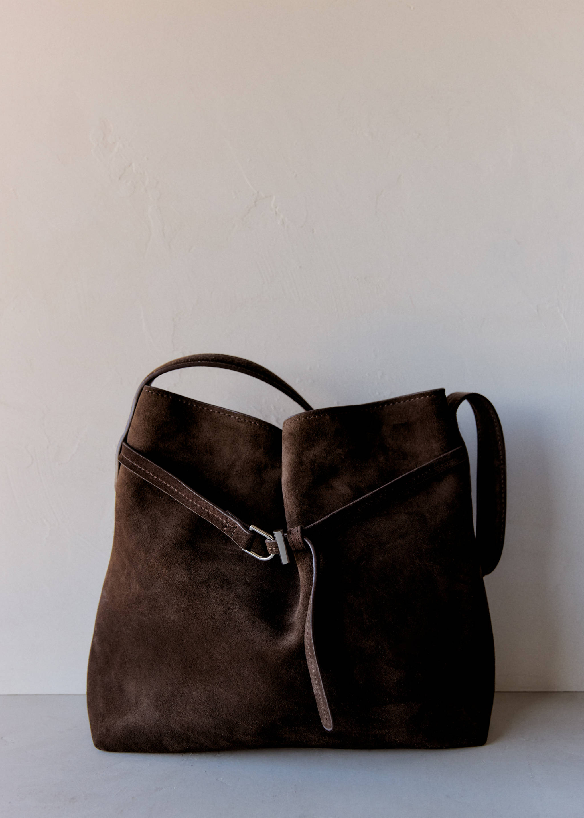 Suede bucket bag with buckle - Details of the article 5, Chocolate. Ref: 27031212-00.
